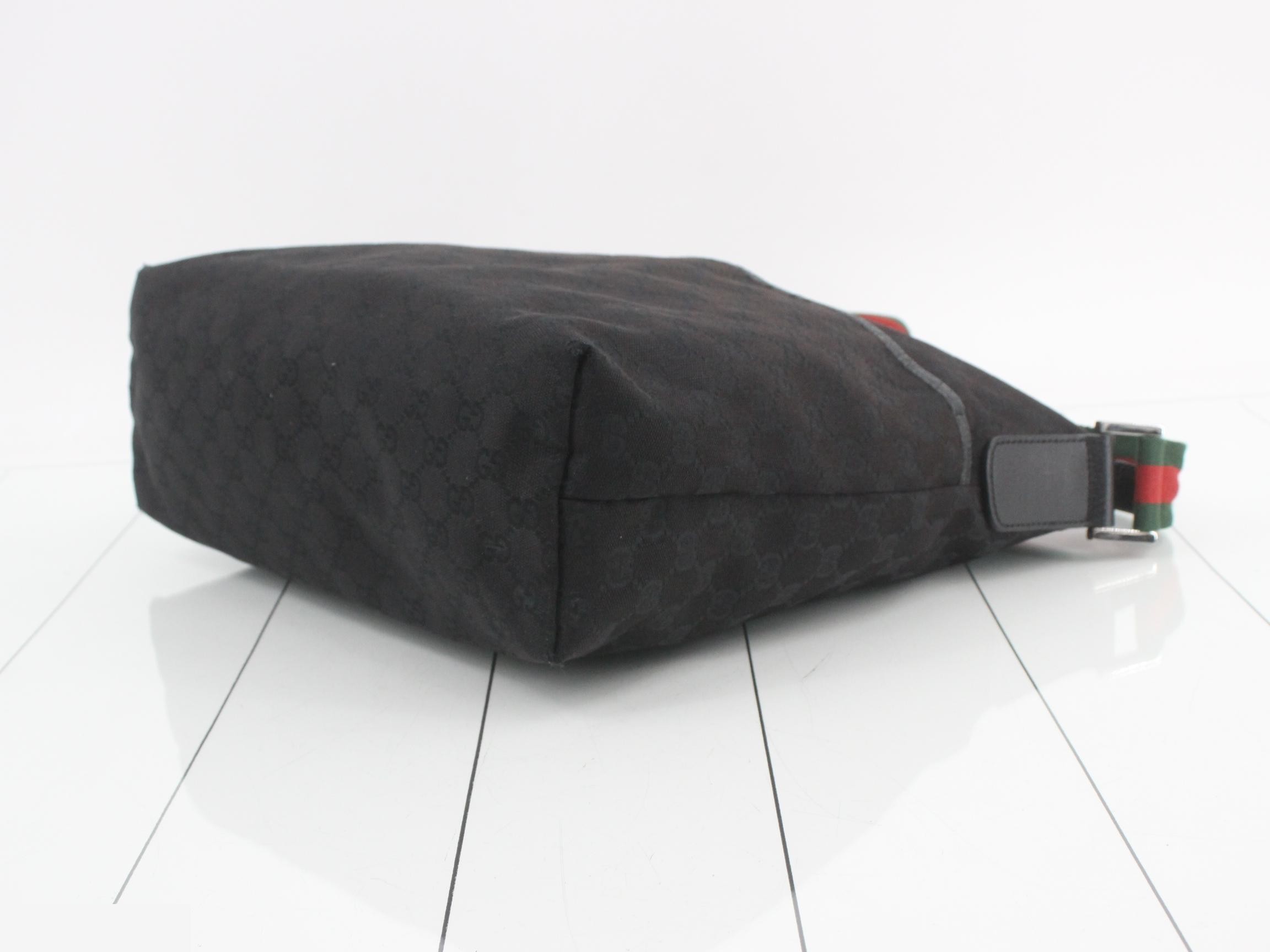 GG Canvas Shoulder Bag — view 6