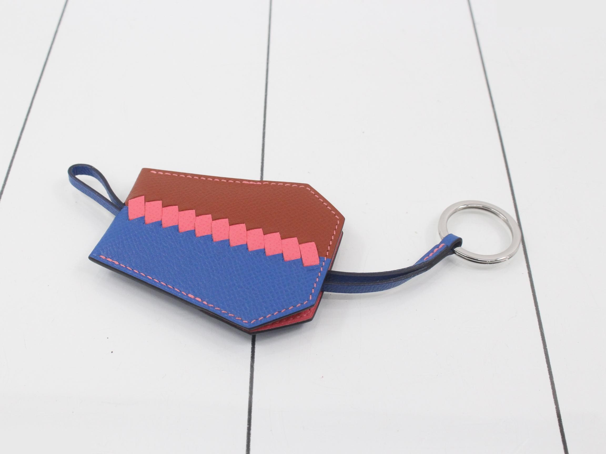 Unused, stored item: Cle Grand Tressage Clochette Keyring — view 2