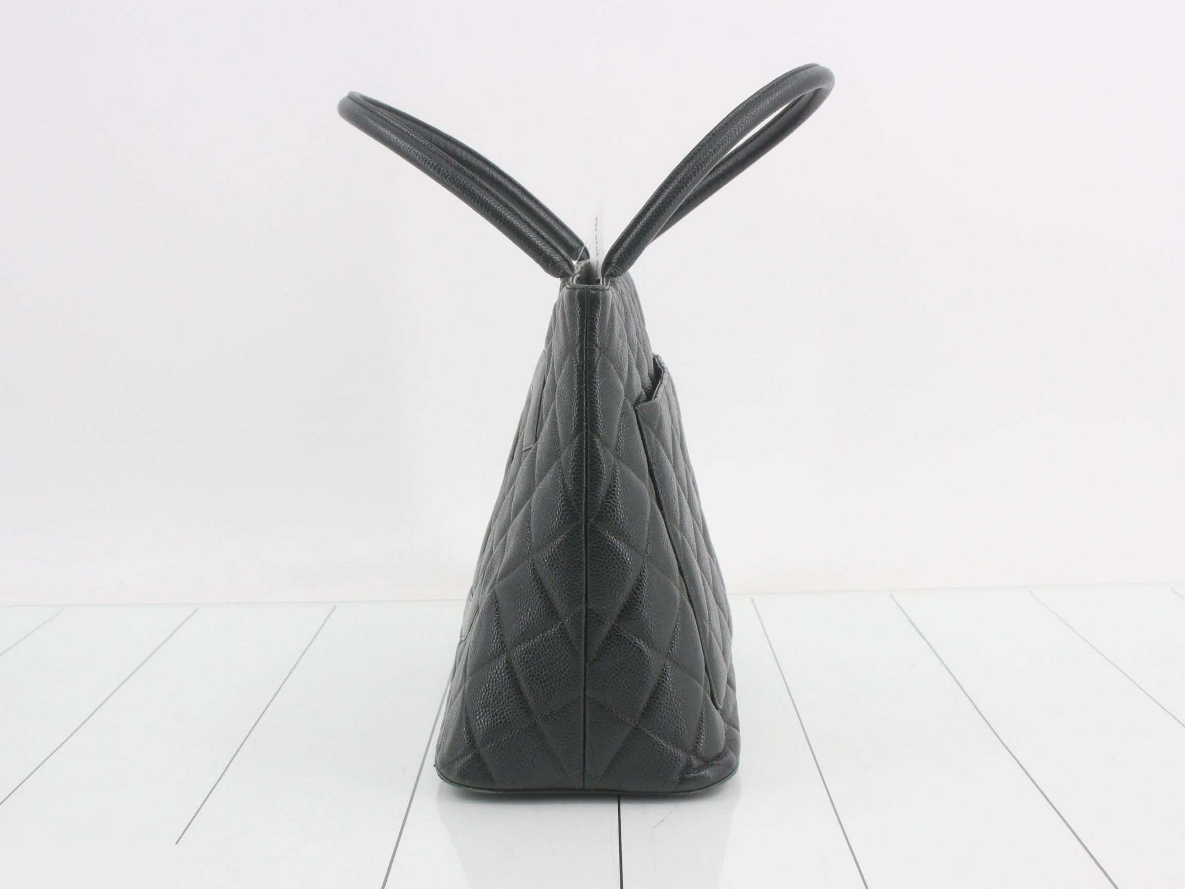 Matelassé Reissue Tote Bag — view 3