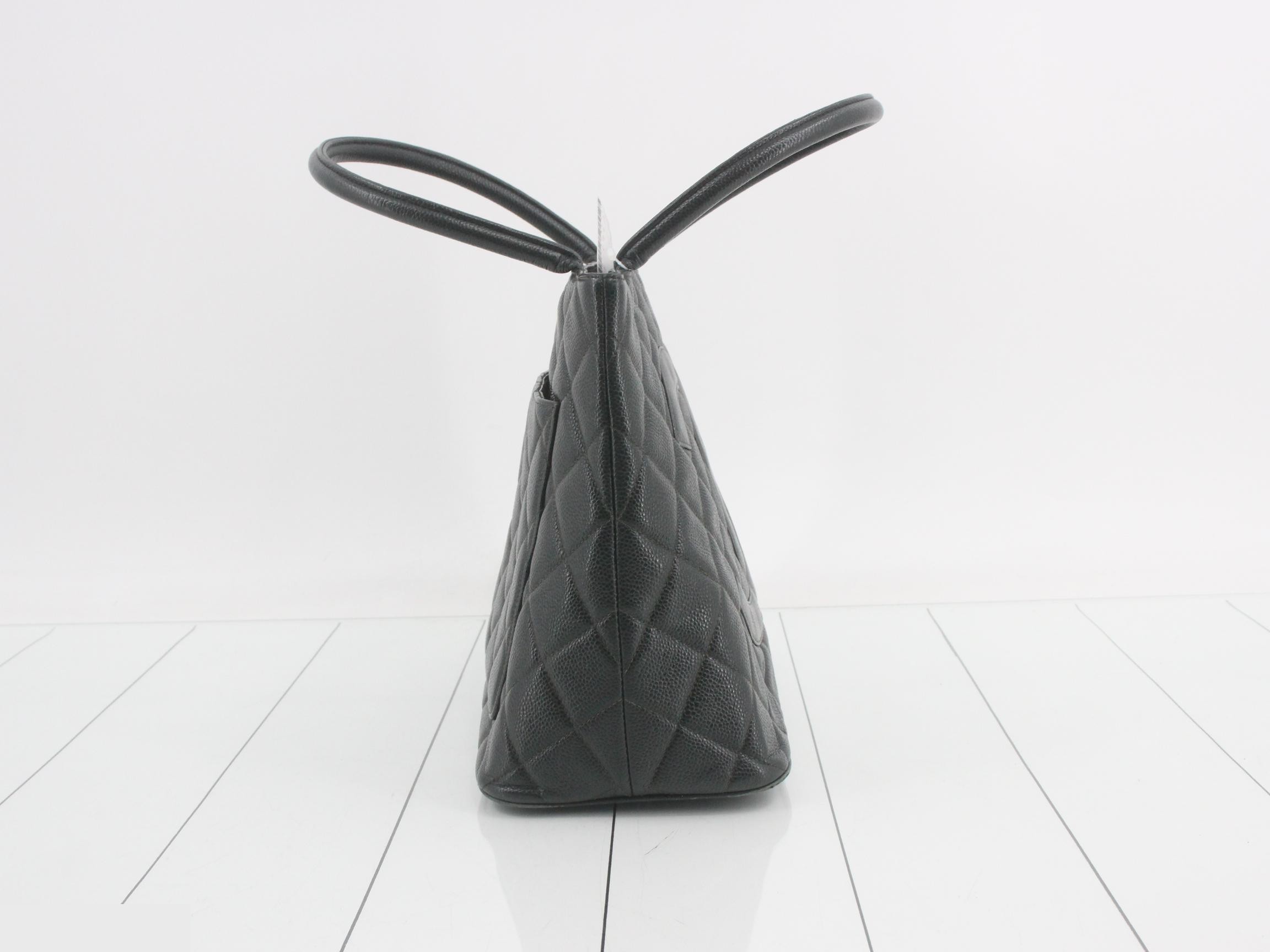 Matelassé Reissue Tote Bag — view 4