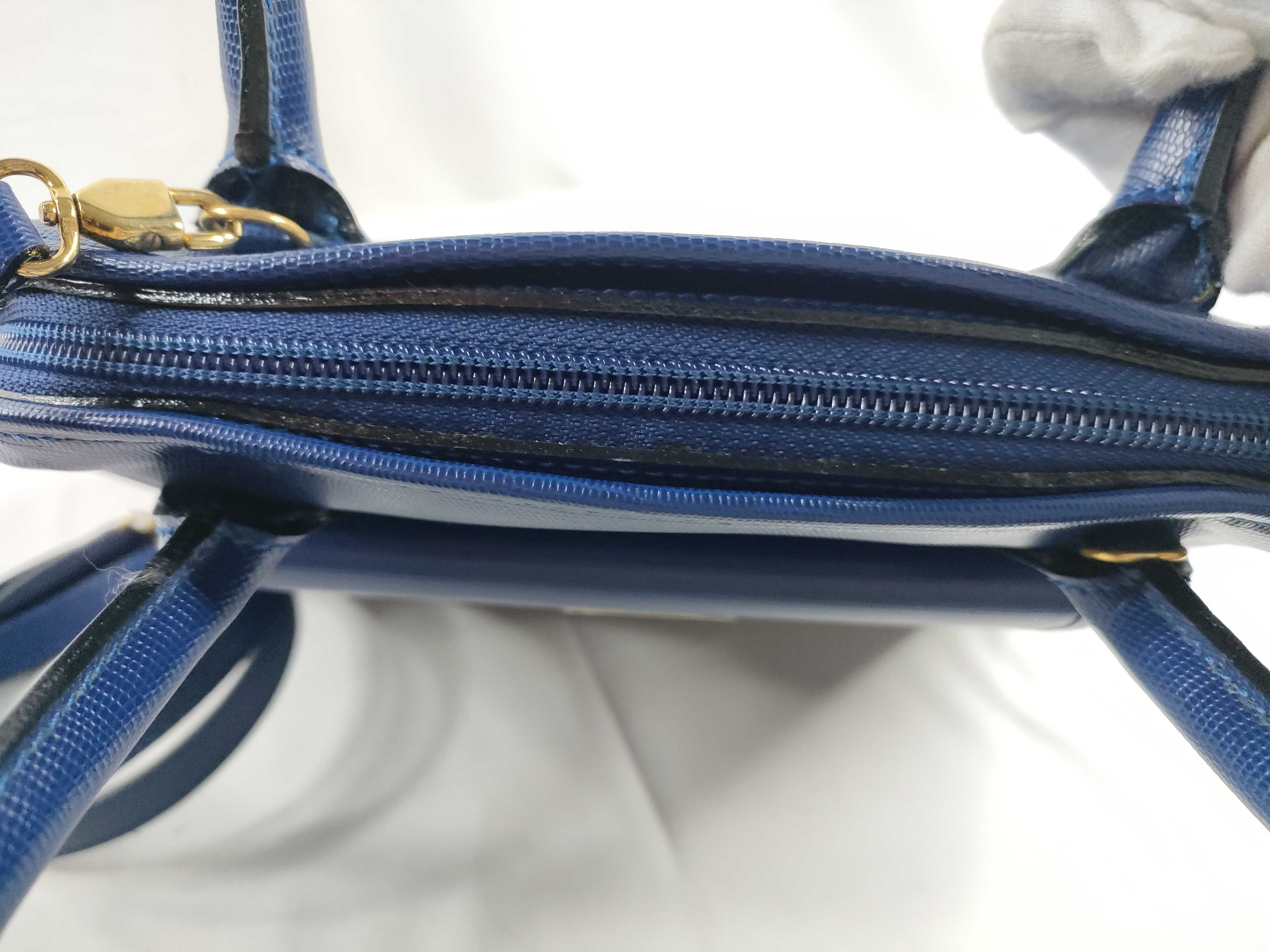 Circle Handbag 2-way Handbag — view 10