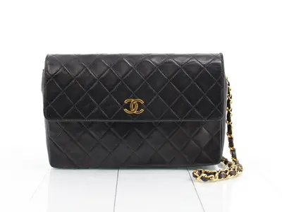 Matelassé 25 Chain Shoulder Bag, Black, Item No. 0