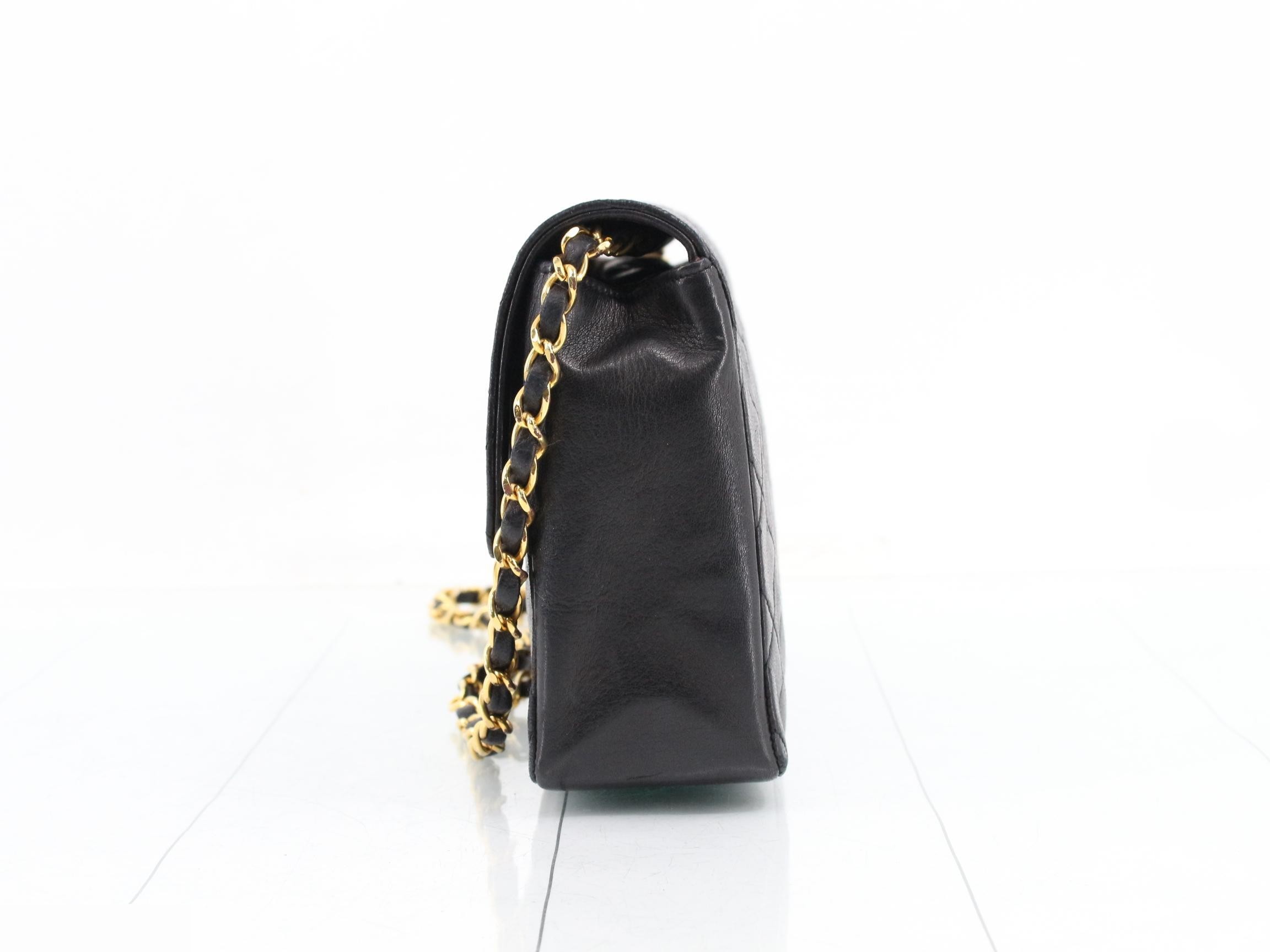 Matelassé 25 Chain Shoulder Bag, Black, Item No. 0 — view 3