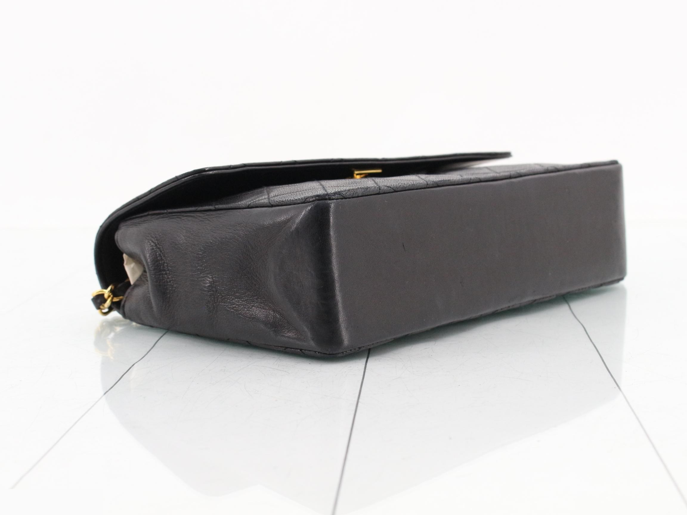 Matelassé 25 Chain Shoulder Bag, Black, Item No. 0 — view 5