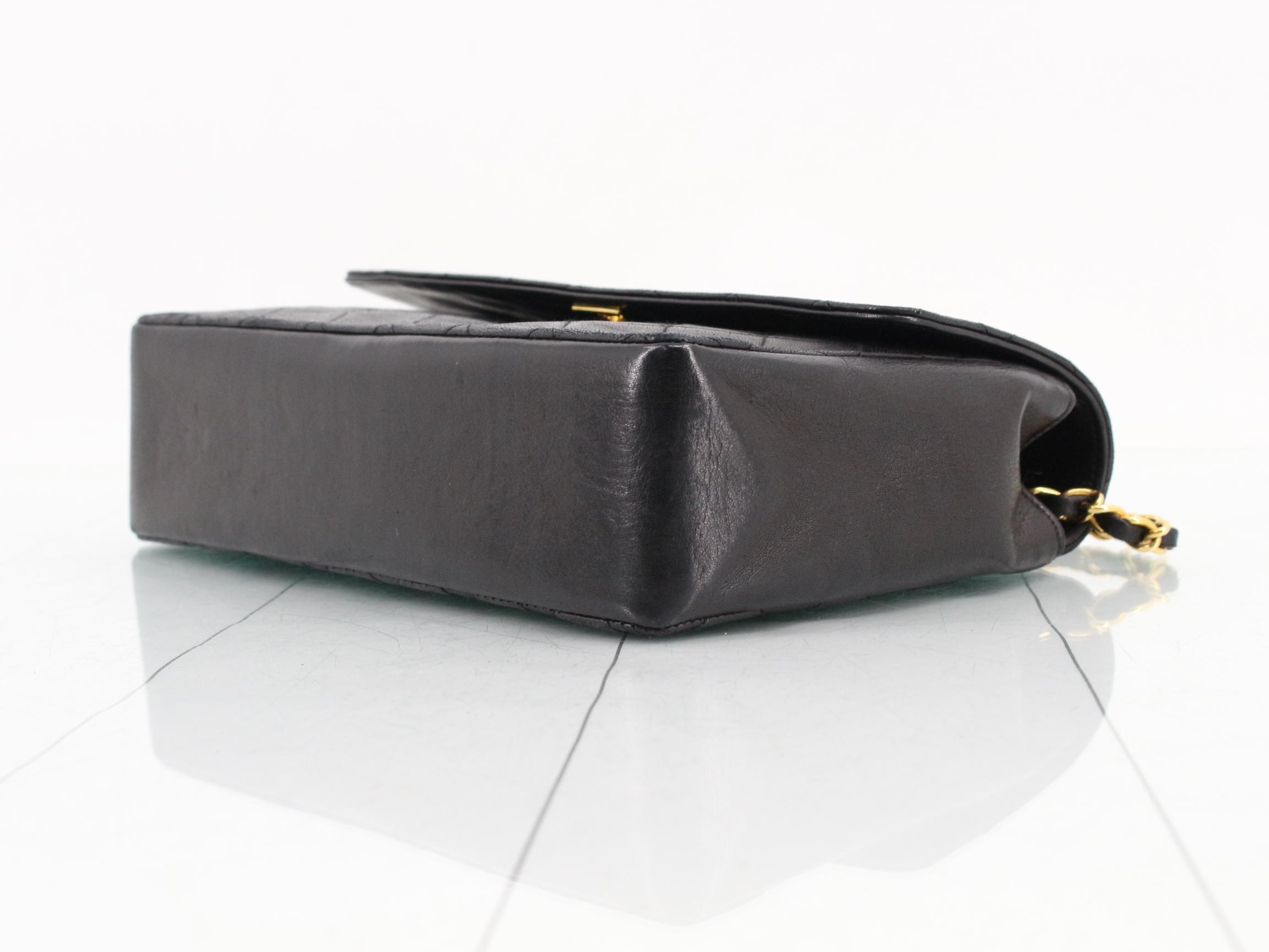 Matelassé 25 Chain Shoulder Bag, Black, Item No. 0 — view 6