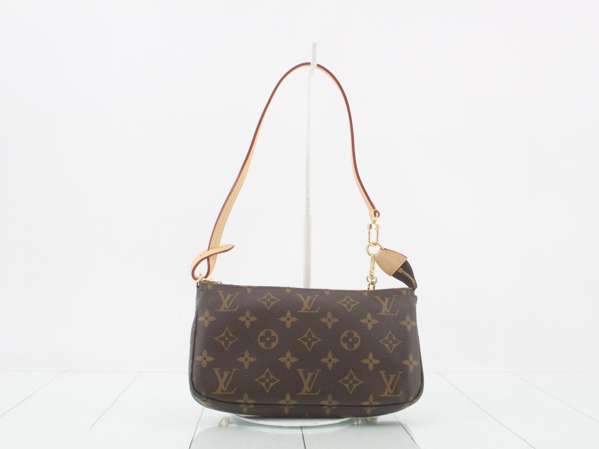 Pochette Accessoires - Includes shoulder strap, chain strap, and dust bag.