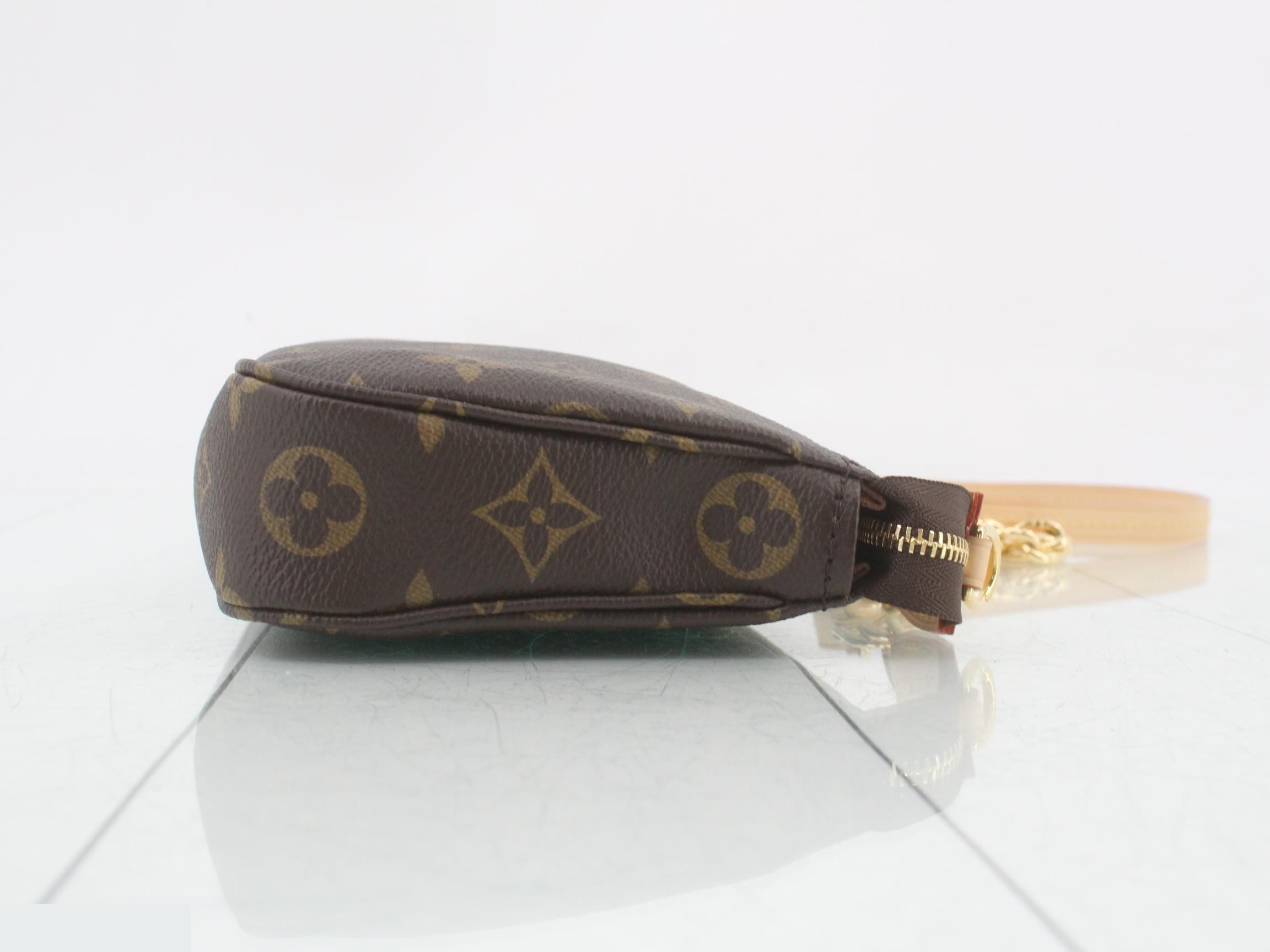 Pochette Accessoires - Includes shoulder strap, chain strap, and dust bag. — view 3