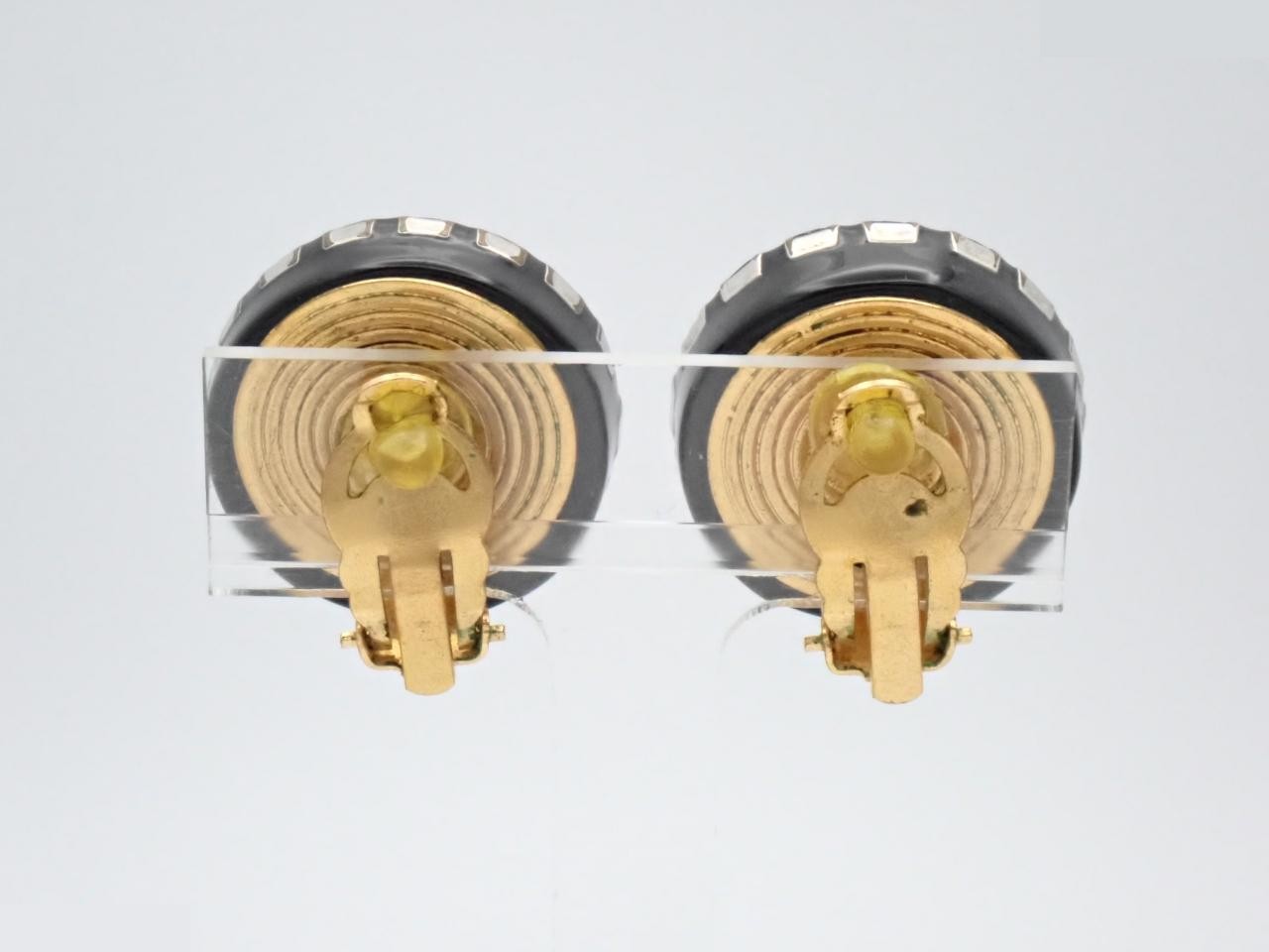 Vintage Classic (Precious Metal) Earrings — view 2