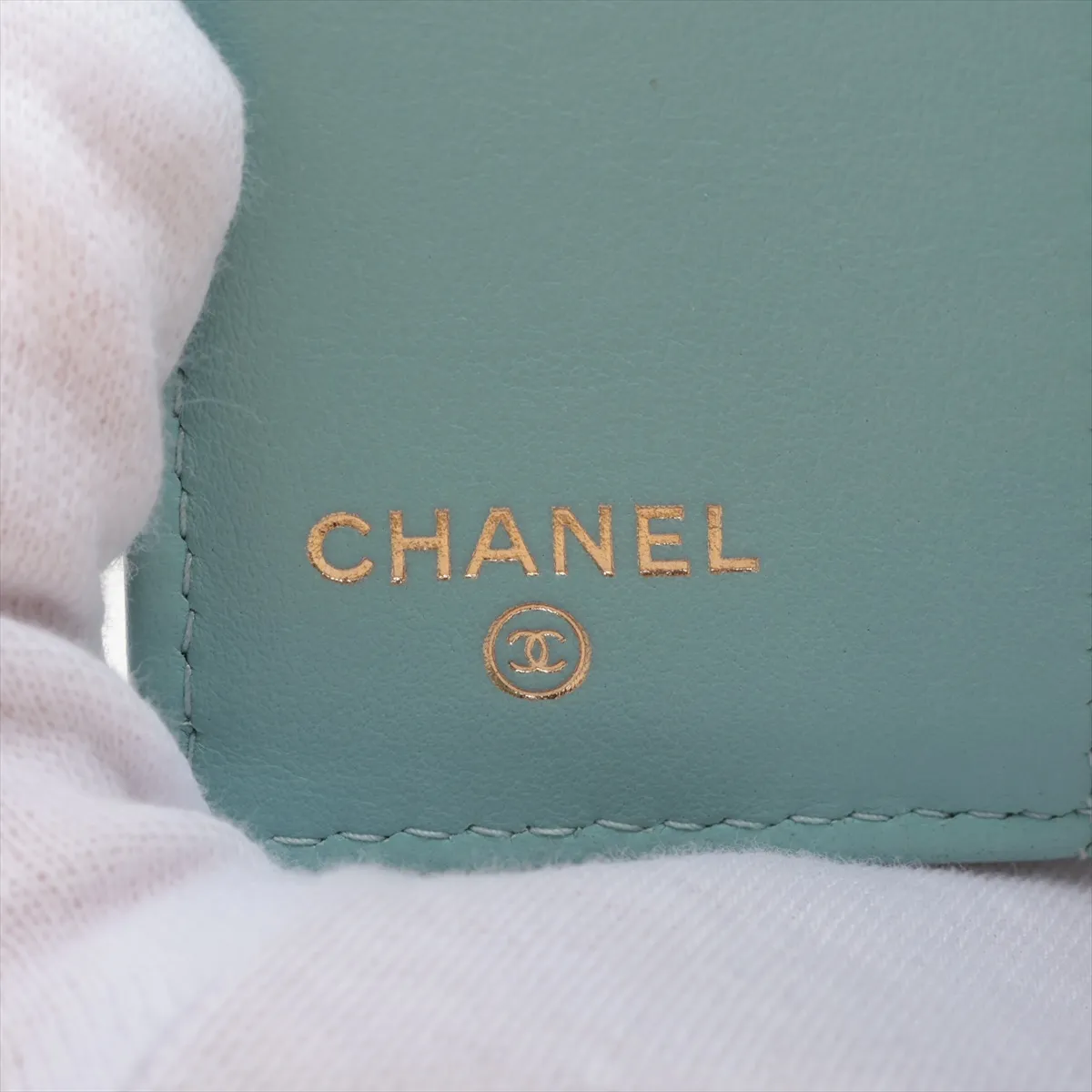 Boy Chanel Caviar Skin Compact Wallet, Green with Gold Hardware, 28965594 — view 8