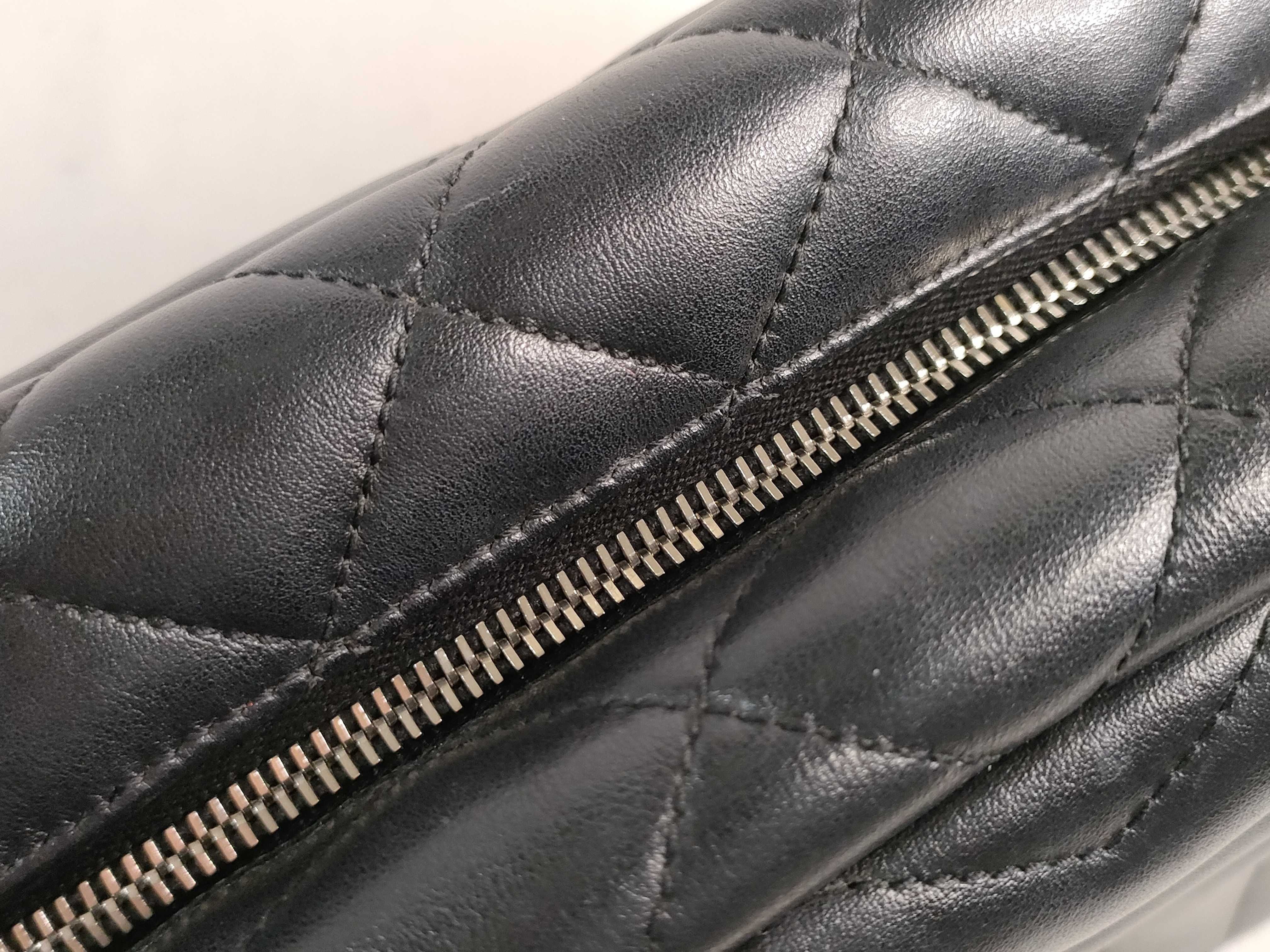 PH-YSL Lou Shoulder Bag Black Leather — view 8