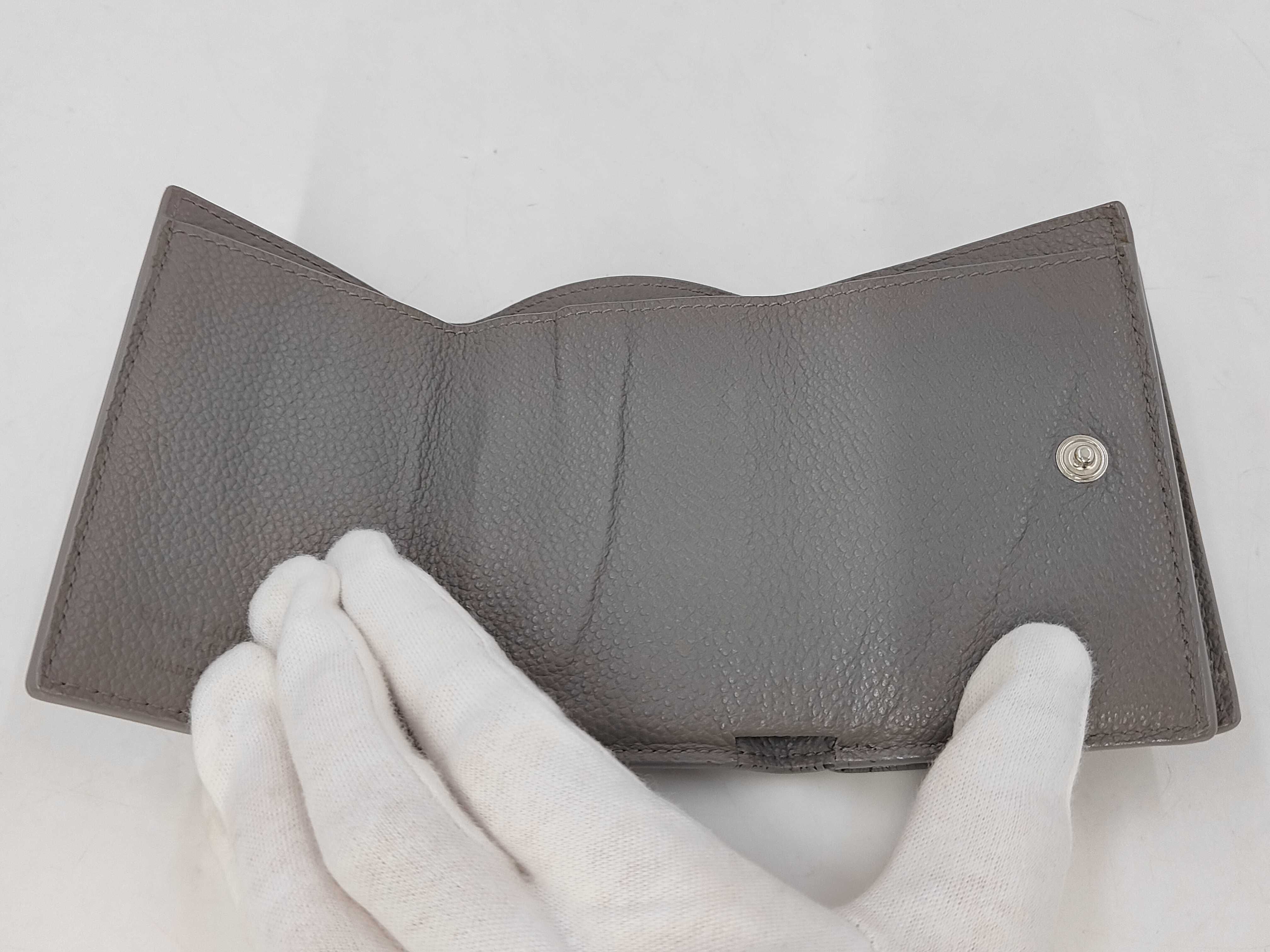 Tiny Wallet Tri-fold Leather Wallet Greige — view 7
