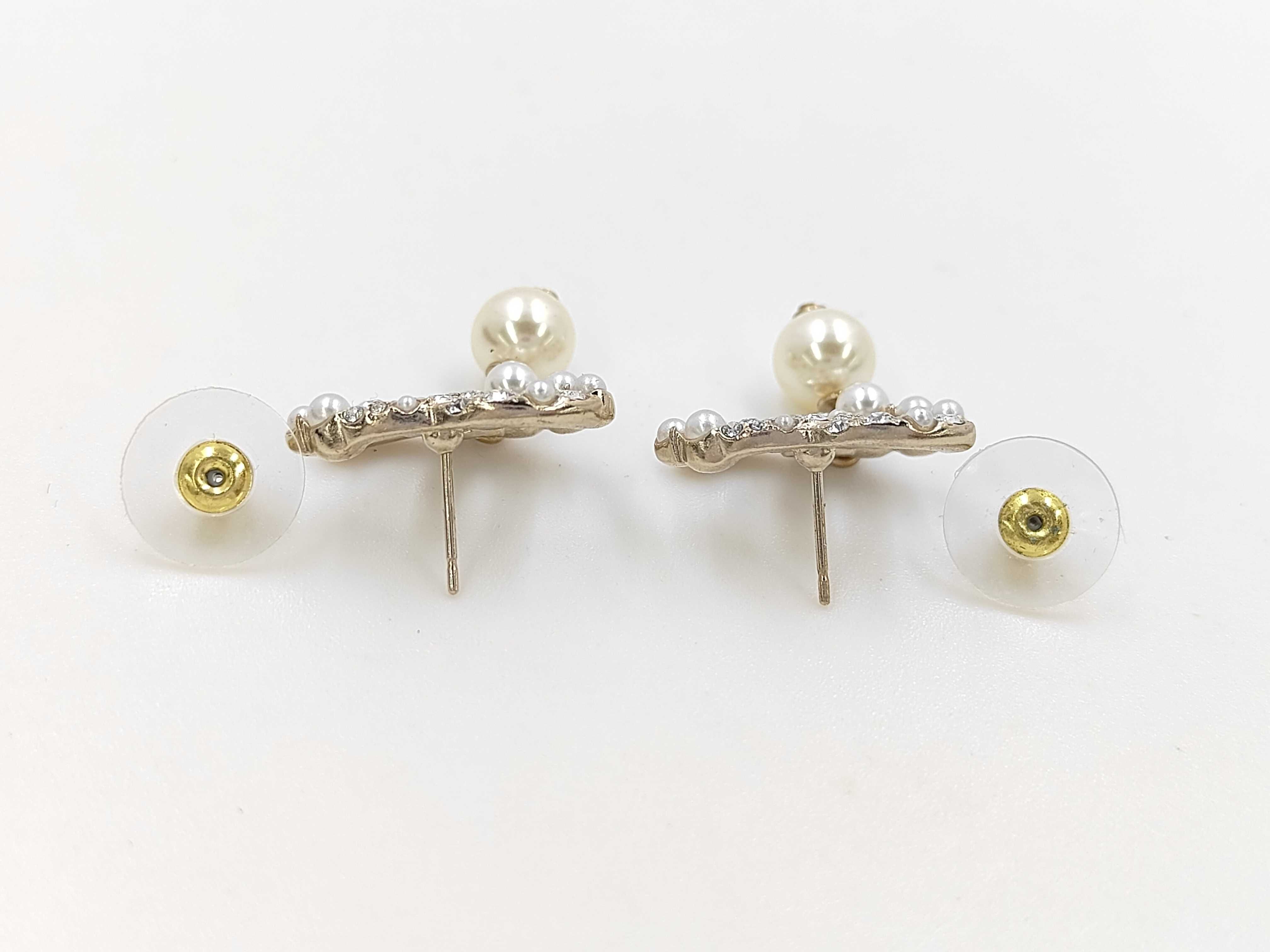 earrings — view 3