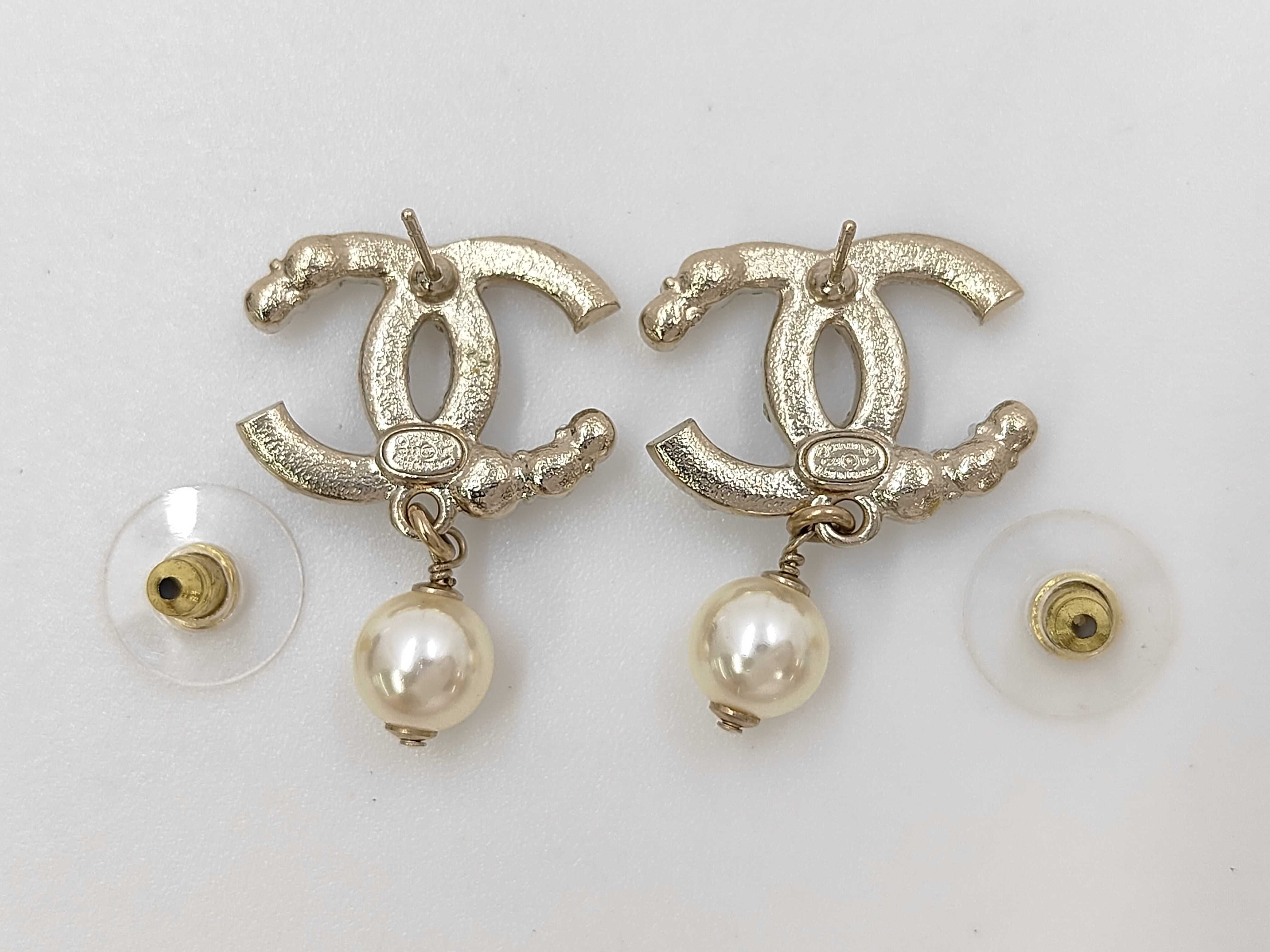 earrings — view 4