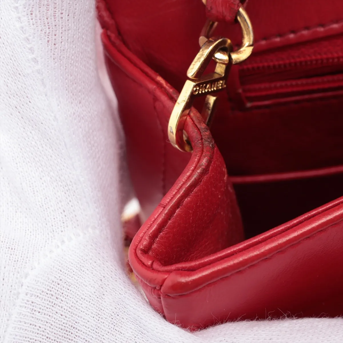 Matelasse Lambskin Single Flap Single Chain Bag Red Gold Hardware — view 14