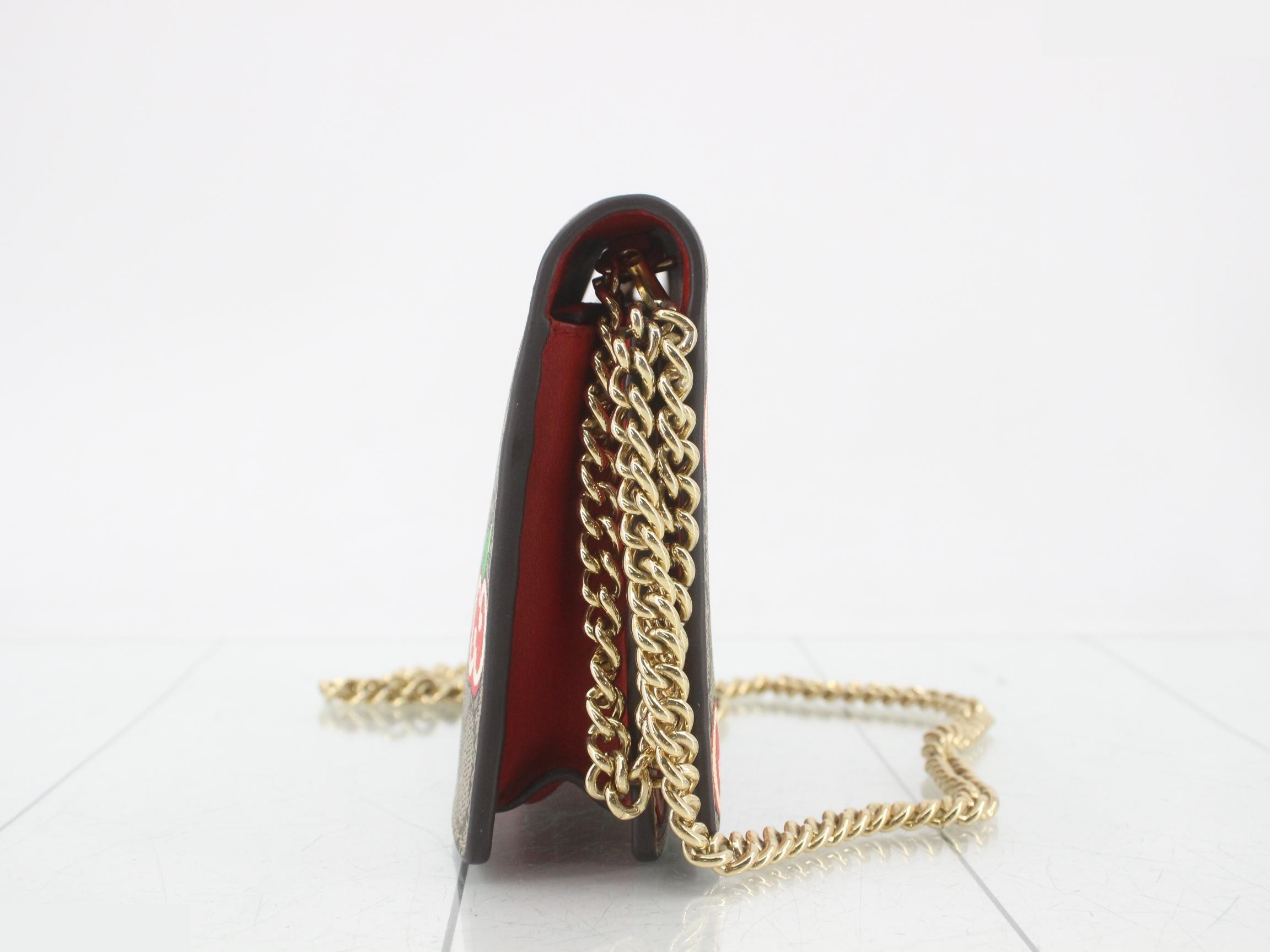 GG Apple Chain Shoulder Bag — view 4