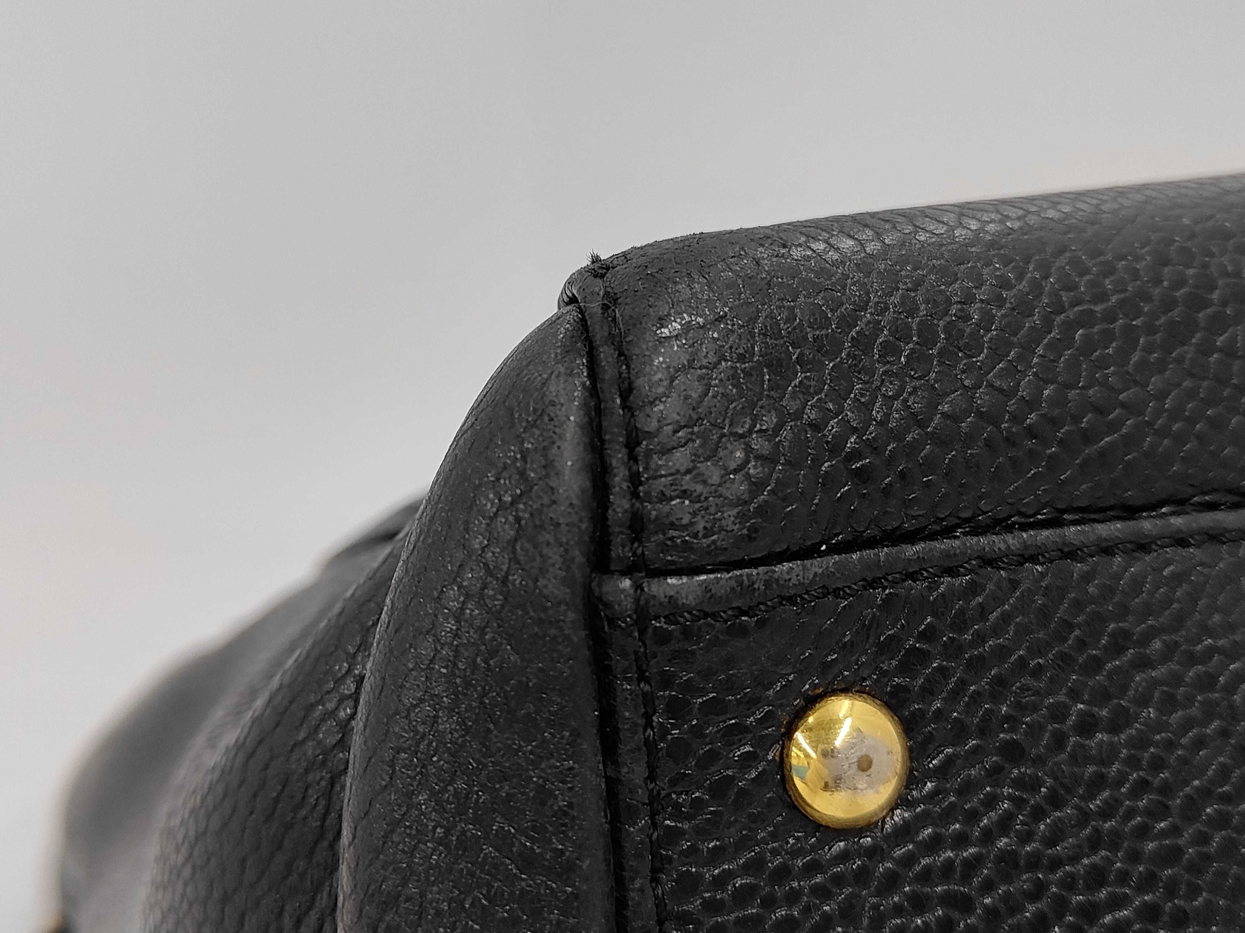Caviar Skin Chain Shoulder Bag — view 7