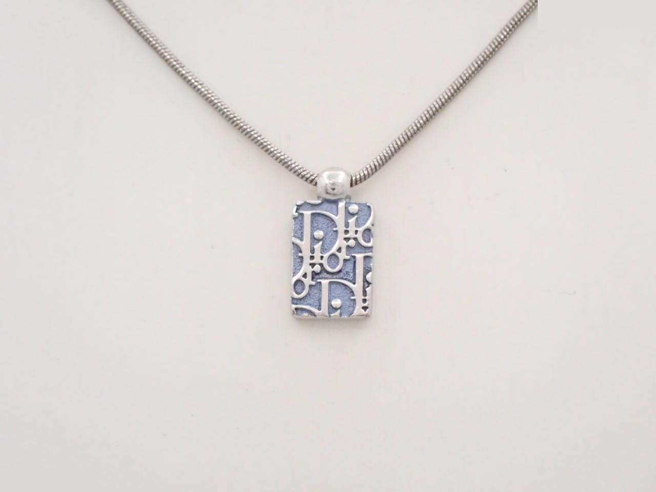 Trotter (precious metal) necklace pendant, chain approximately 44 cm — view 2