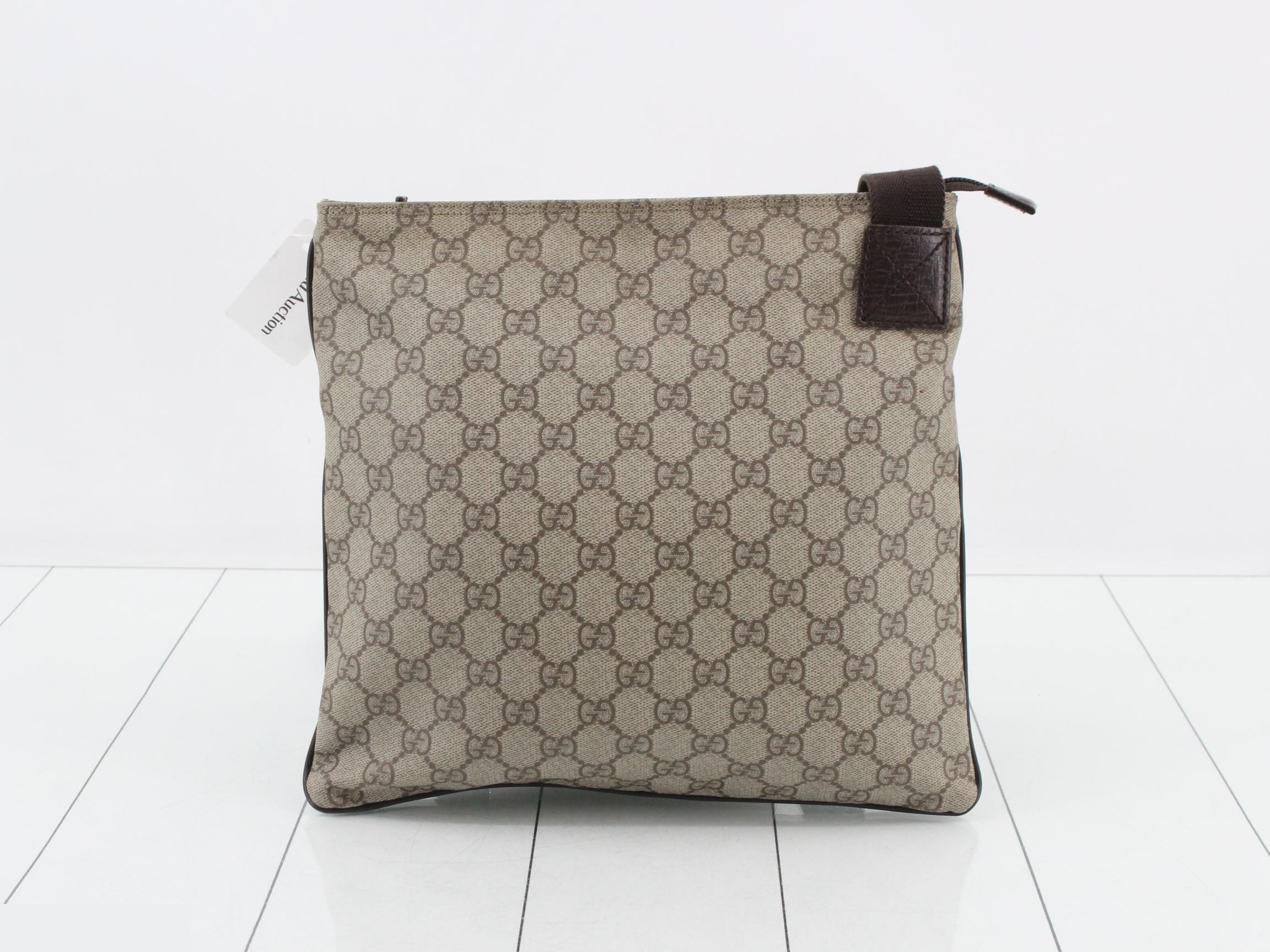 GG Supreme Shoulder Bag — view 2