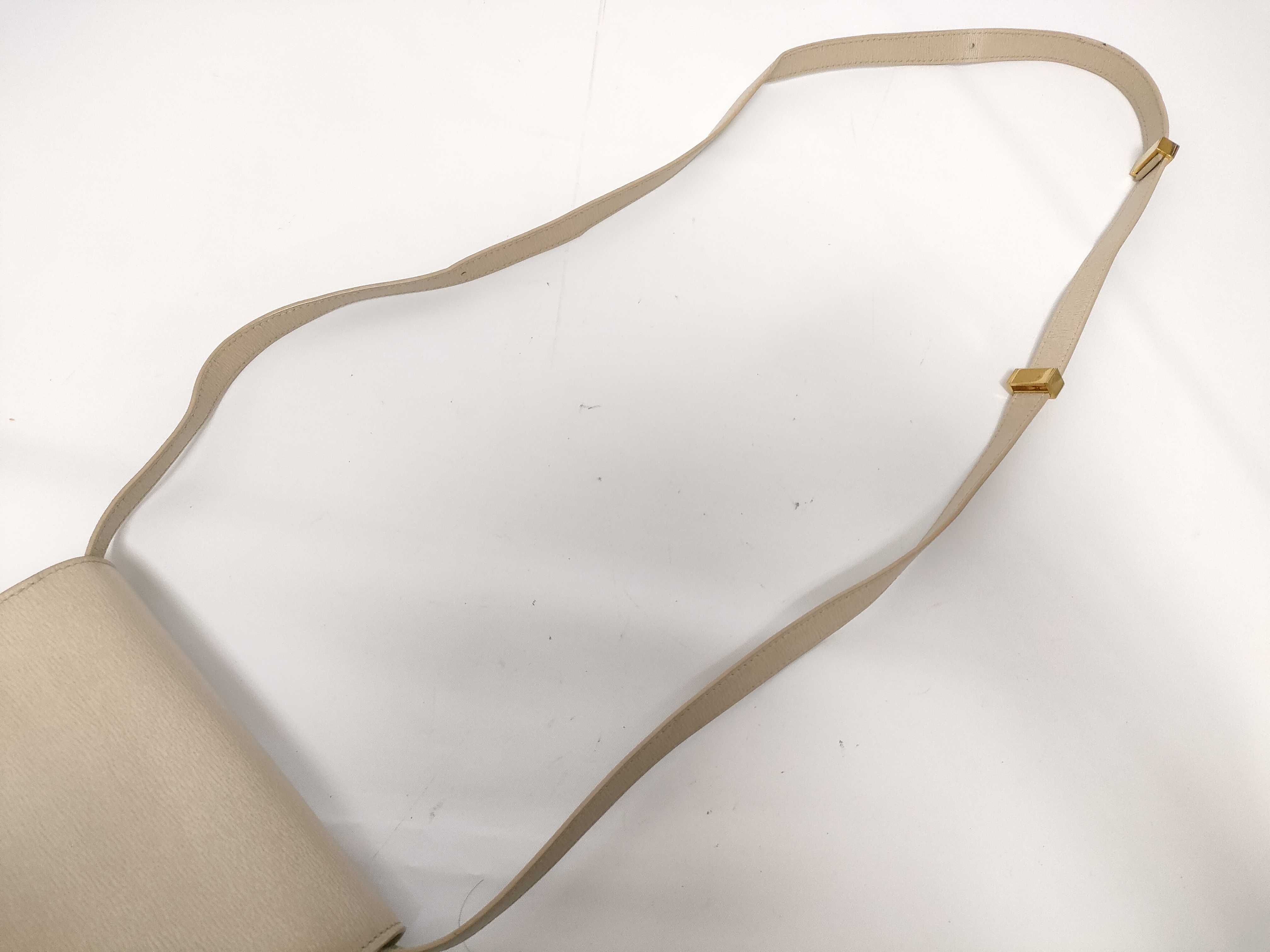 Classic Box Linen Color Calf Leather Small Shoulder Bag — view 5