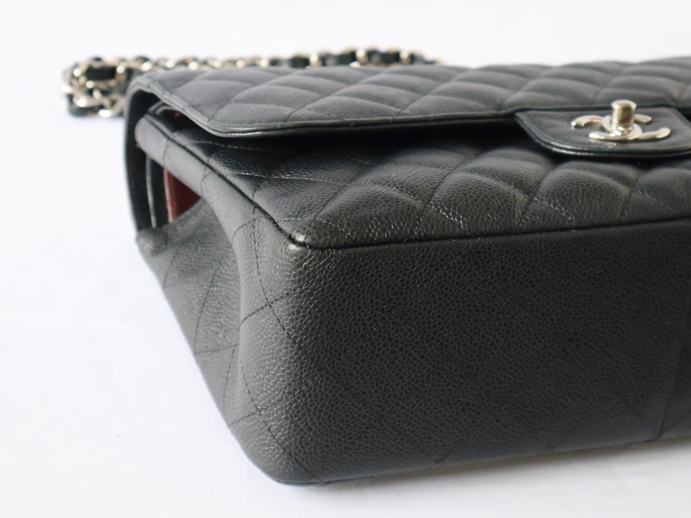 Caviar leather large matelassé bag, size 30, double flap, double chain, black. — view 3
