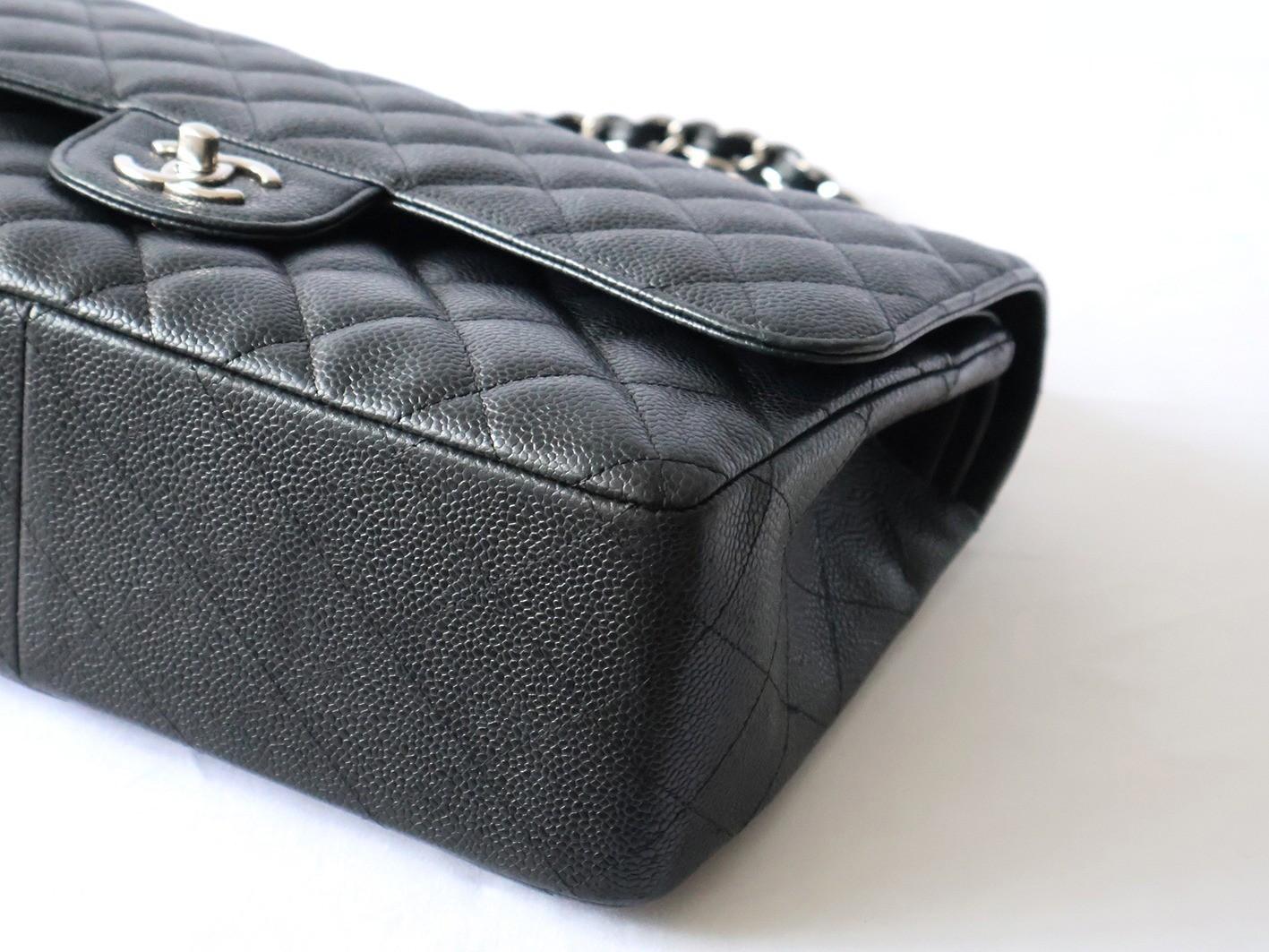 Caviar leather large matelassé bag, size 30, double flap, double chain, black. — view 4