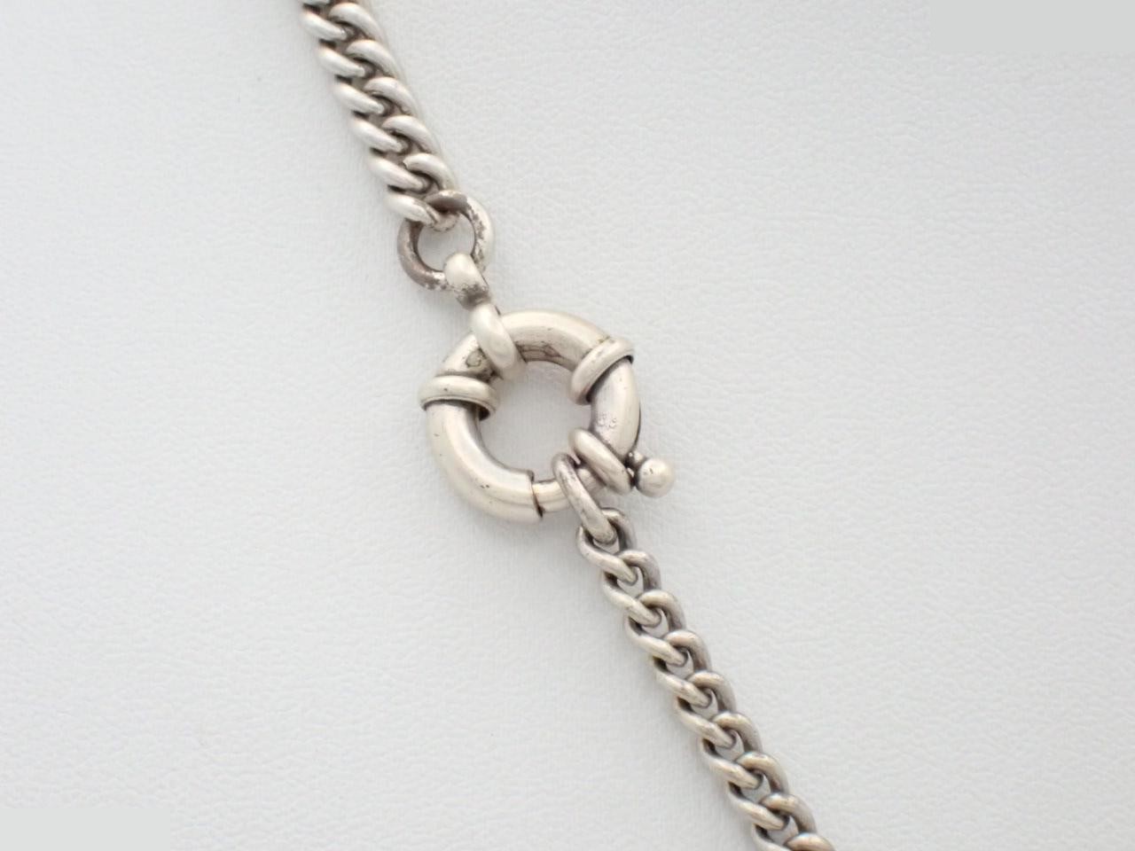 Victoria pendant, chain approximately 44 cm. — view 2