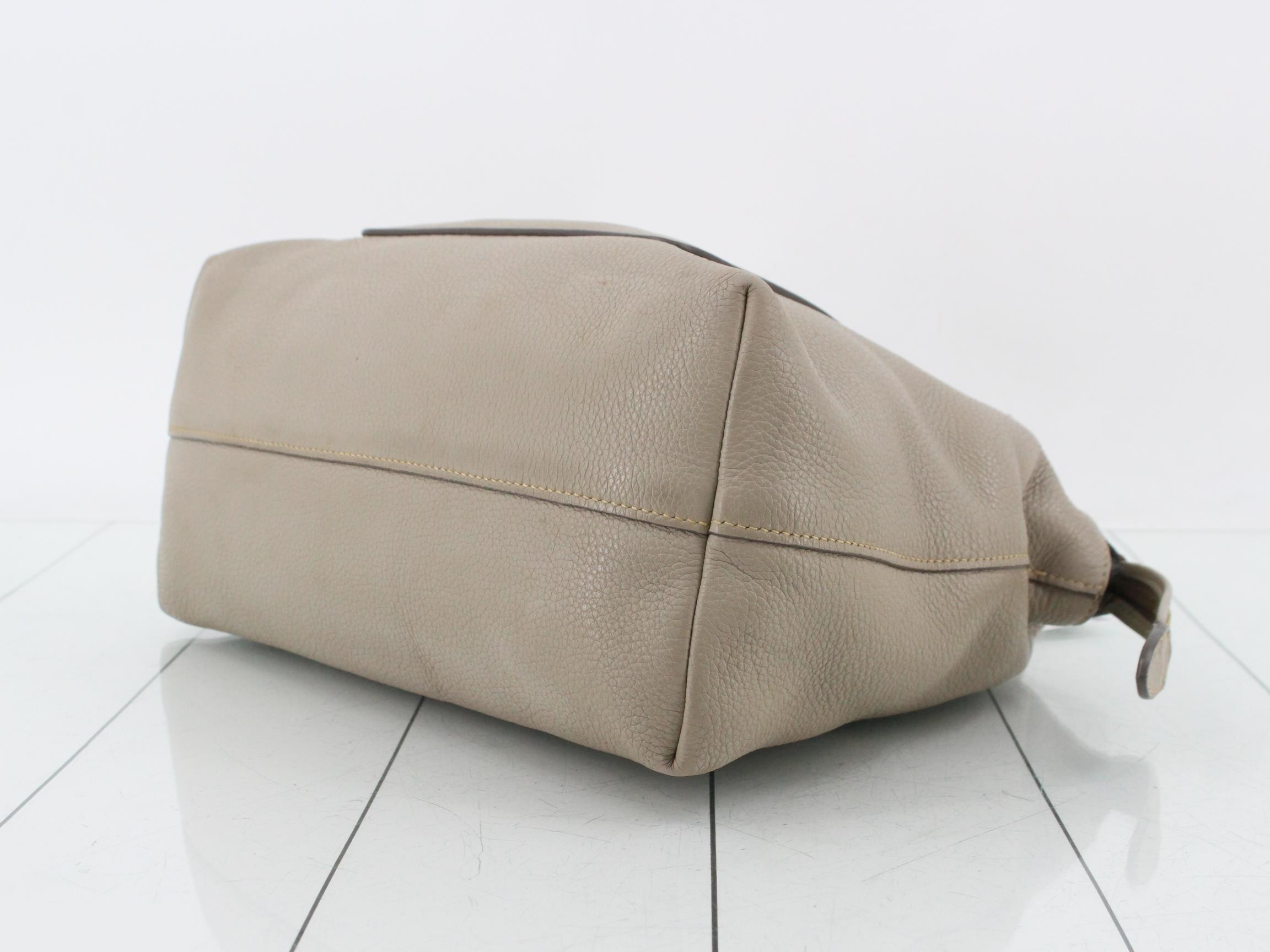 Vitello Daino handbag with pouch — view 6