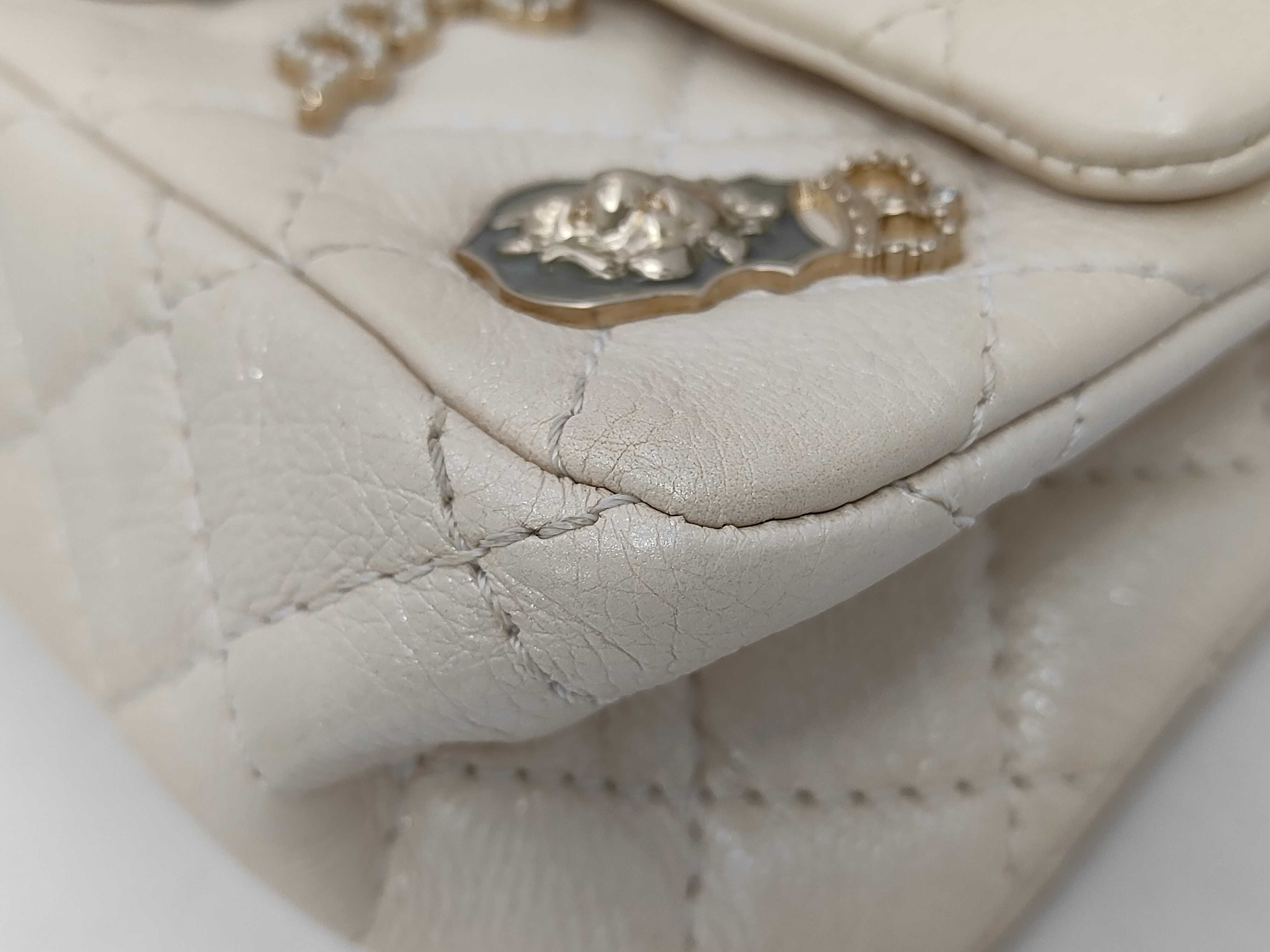 Lucky Charm Double Flap 2.55 Hardware Chain Shoulder Bag — view 3