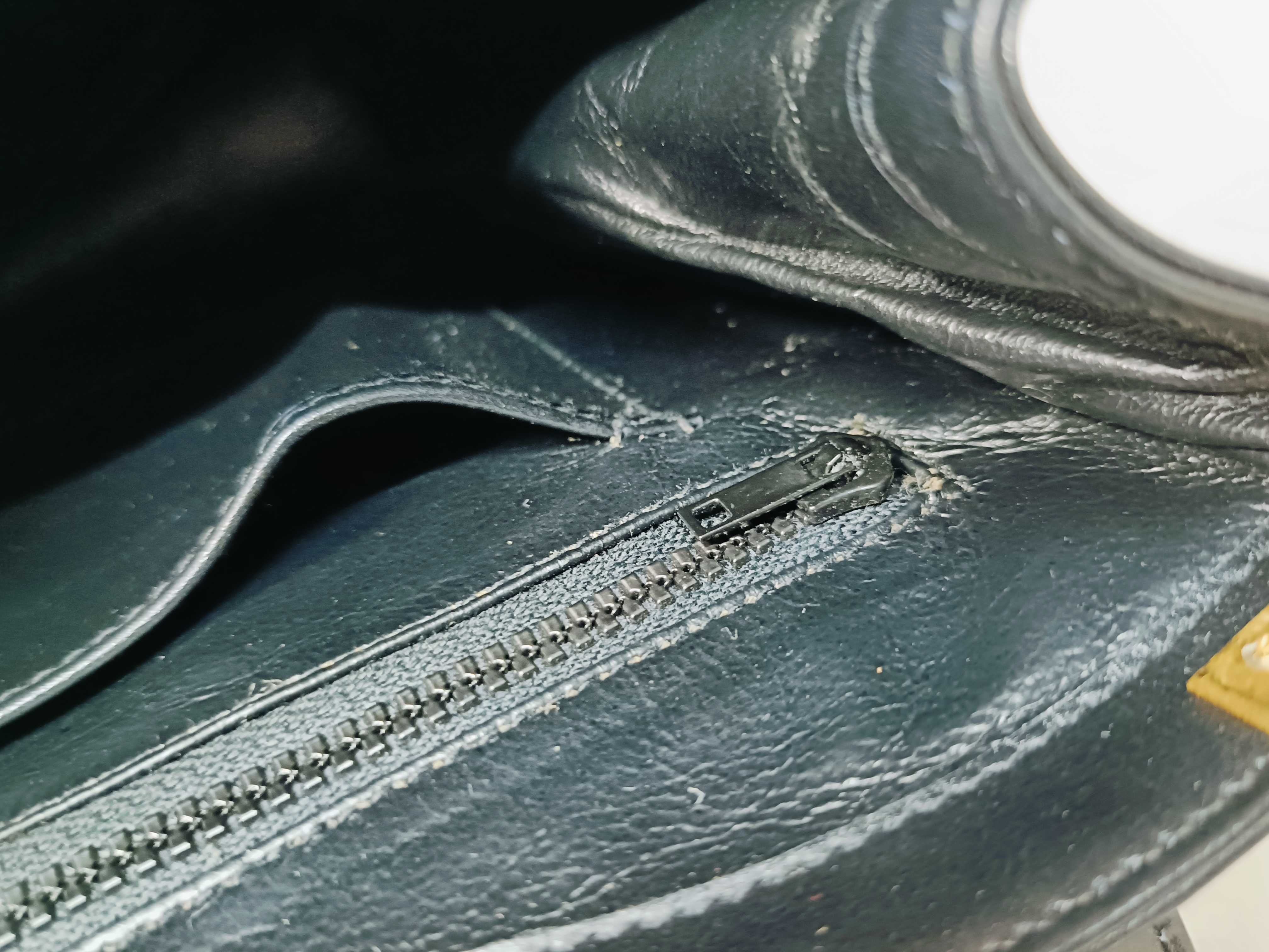 Old Black Shoulder Bag — view 12