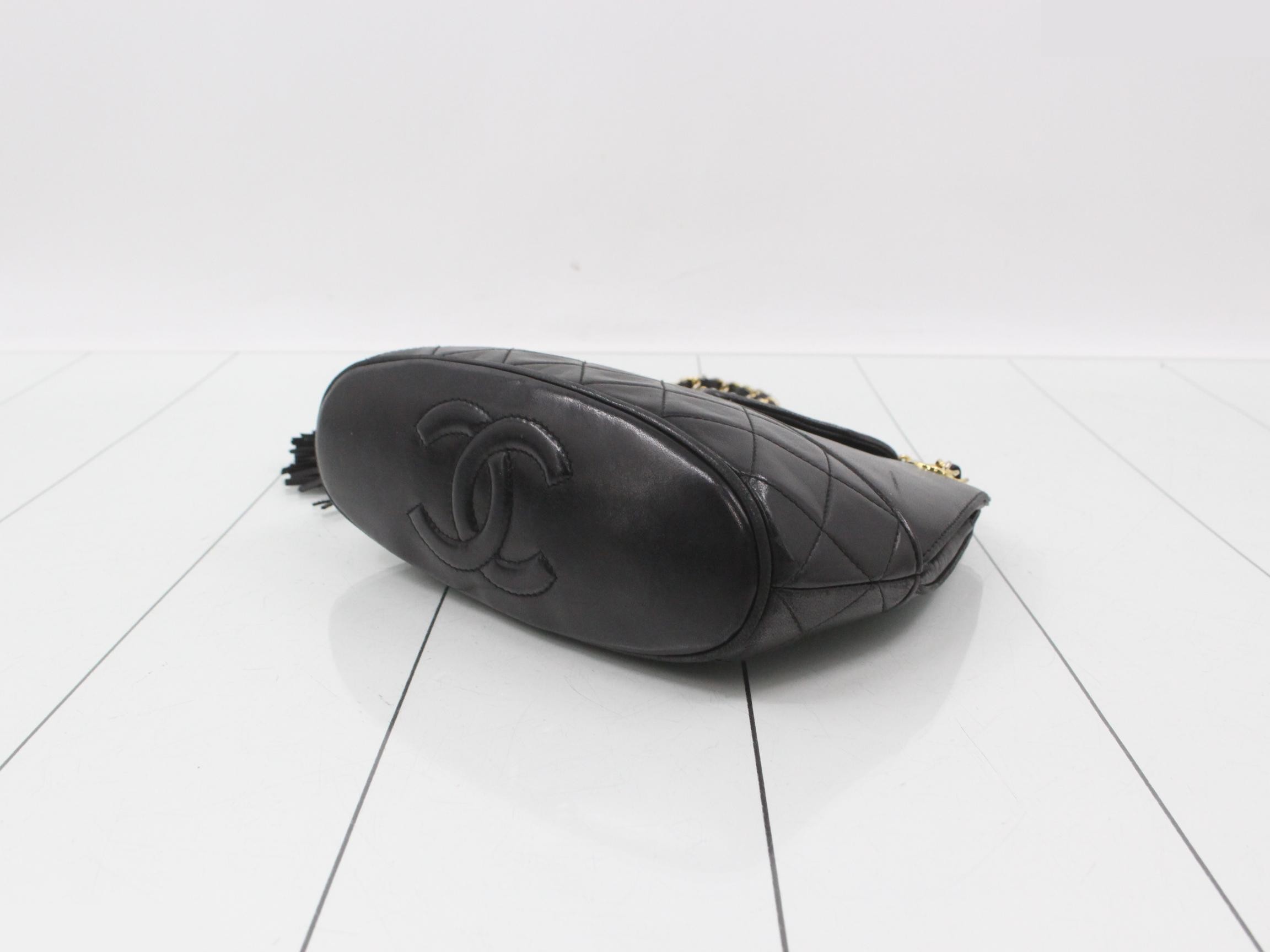 Matelassé Chain Shoulder Bag with Tassel, Unit 1 — view 6