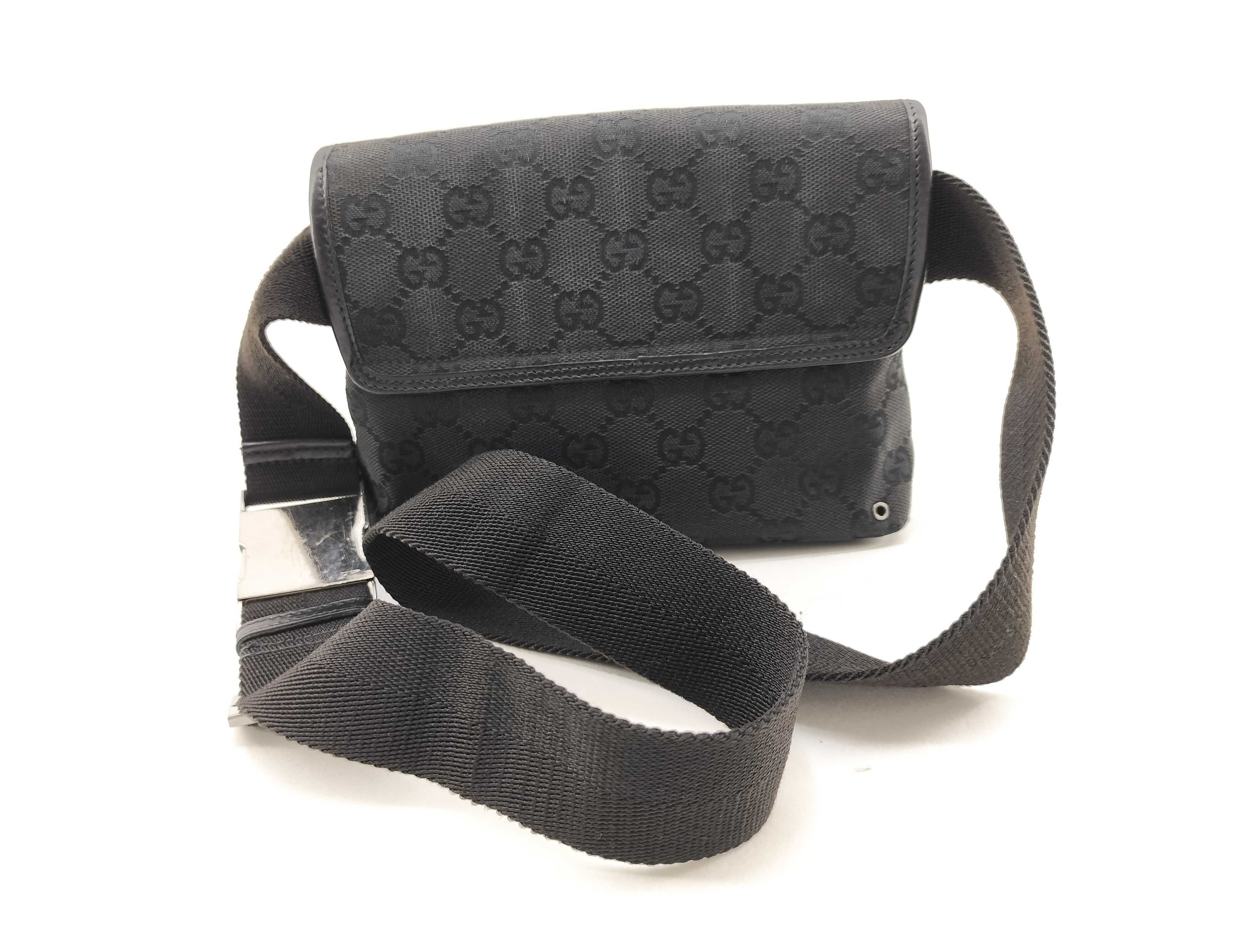GG Canvas Shoulder Bag — view 3