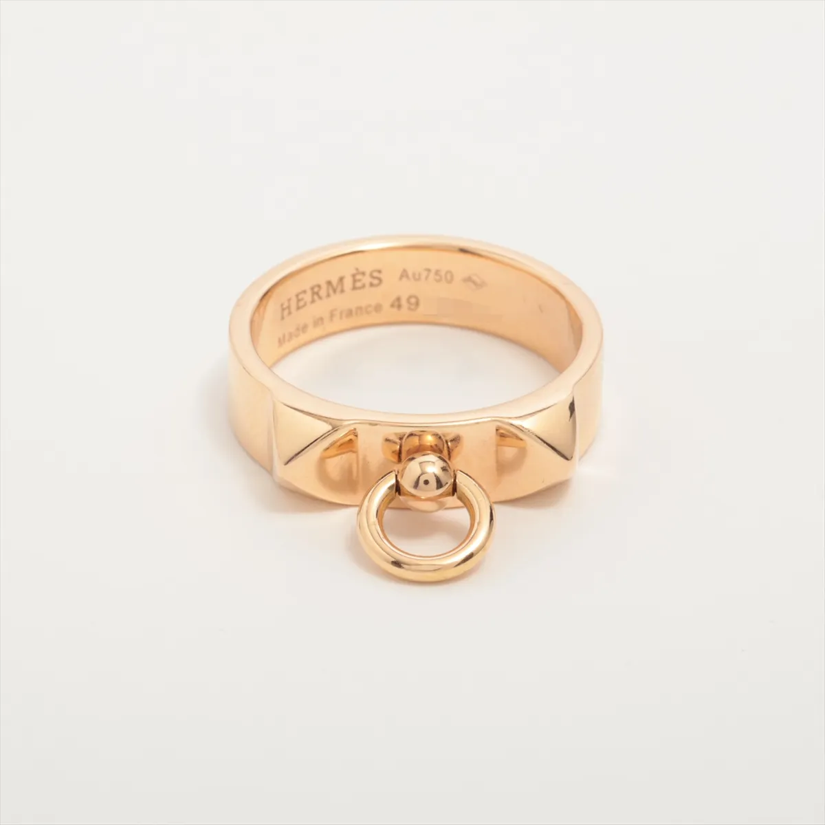 Collier de Chien Ring, 750 (PG), 6.4g, Size 49, Item No. 13AK0003. Features: dents,