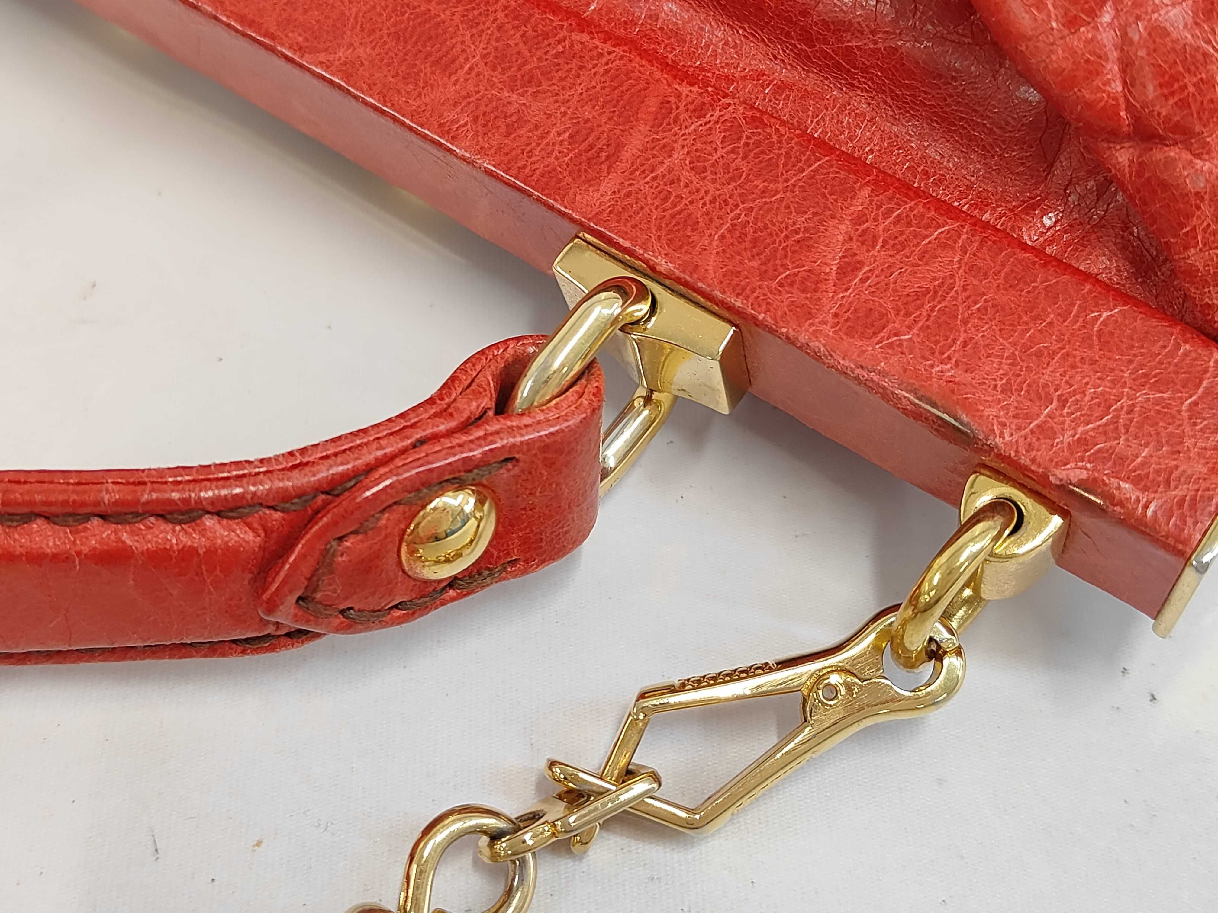2-way Shoulder Bag with Key and Clasp — view 7