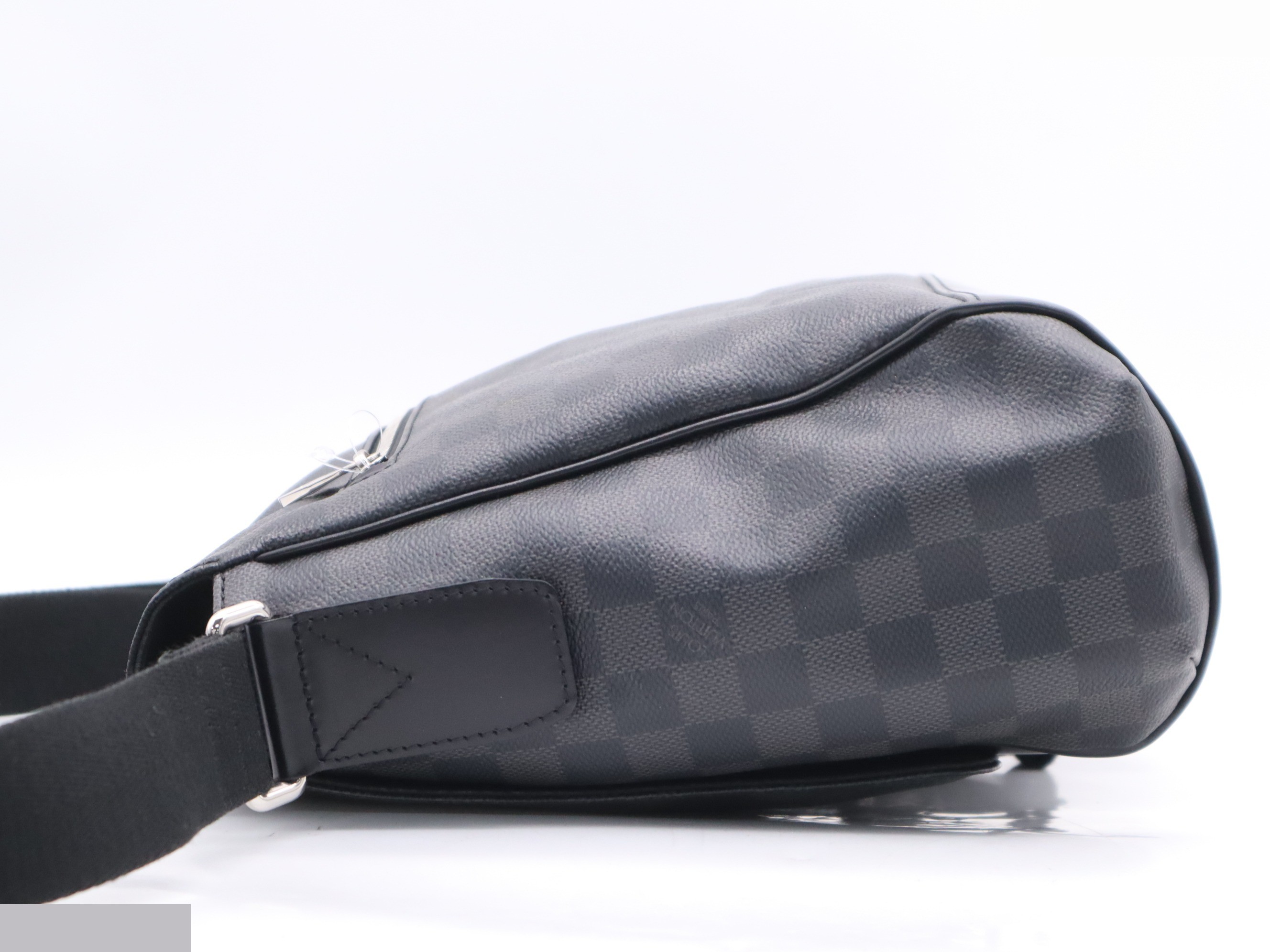 Damier Graphite Messenger PM — view 3