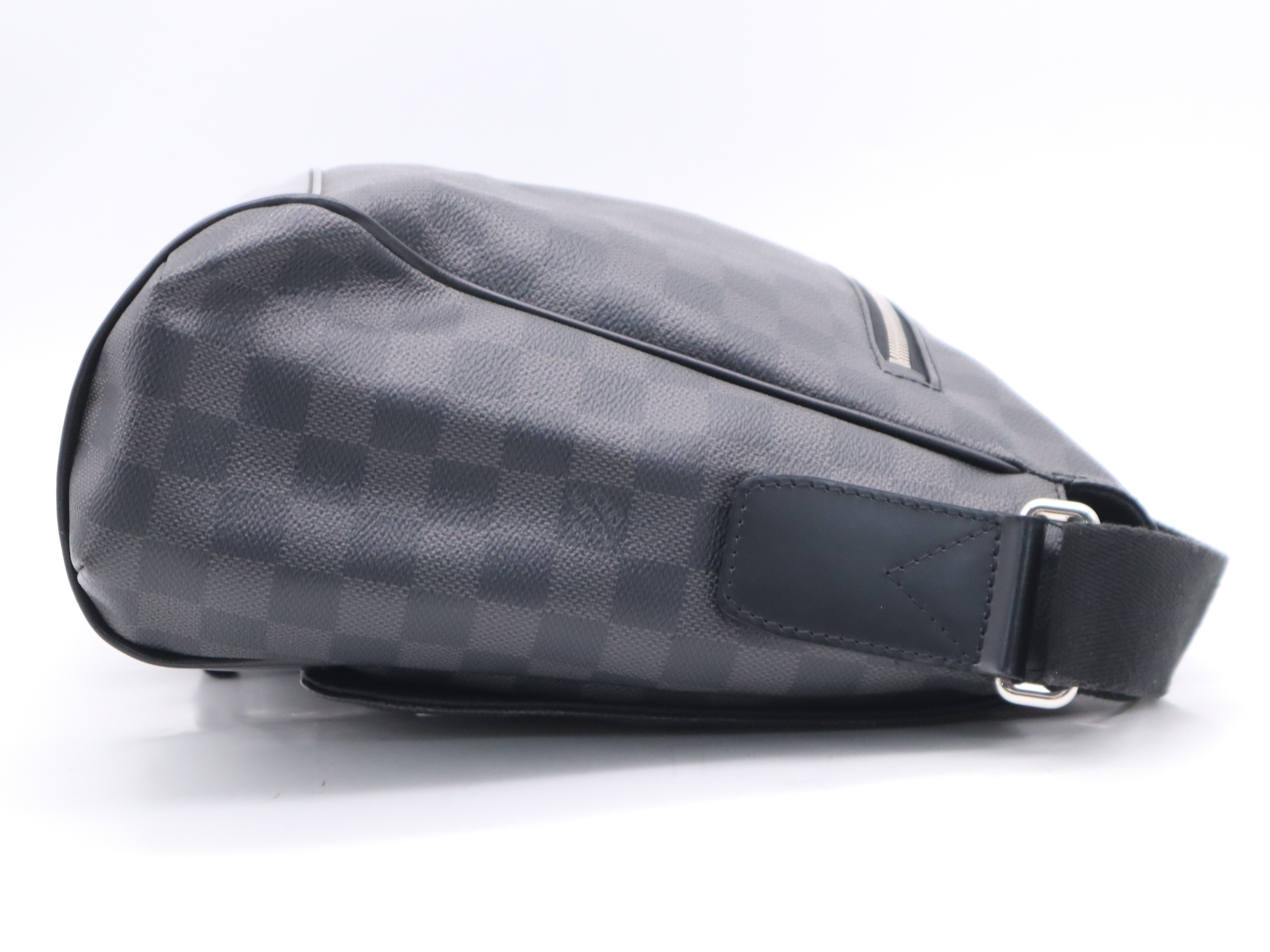 Damier Graphite Messenger PM — view 5