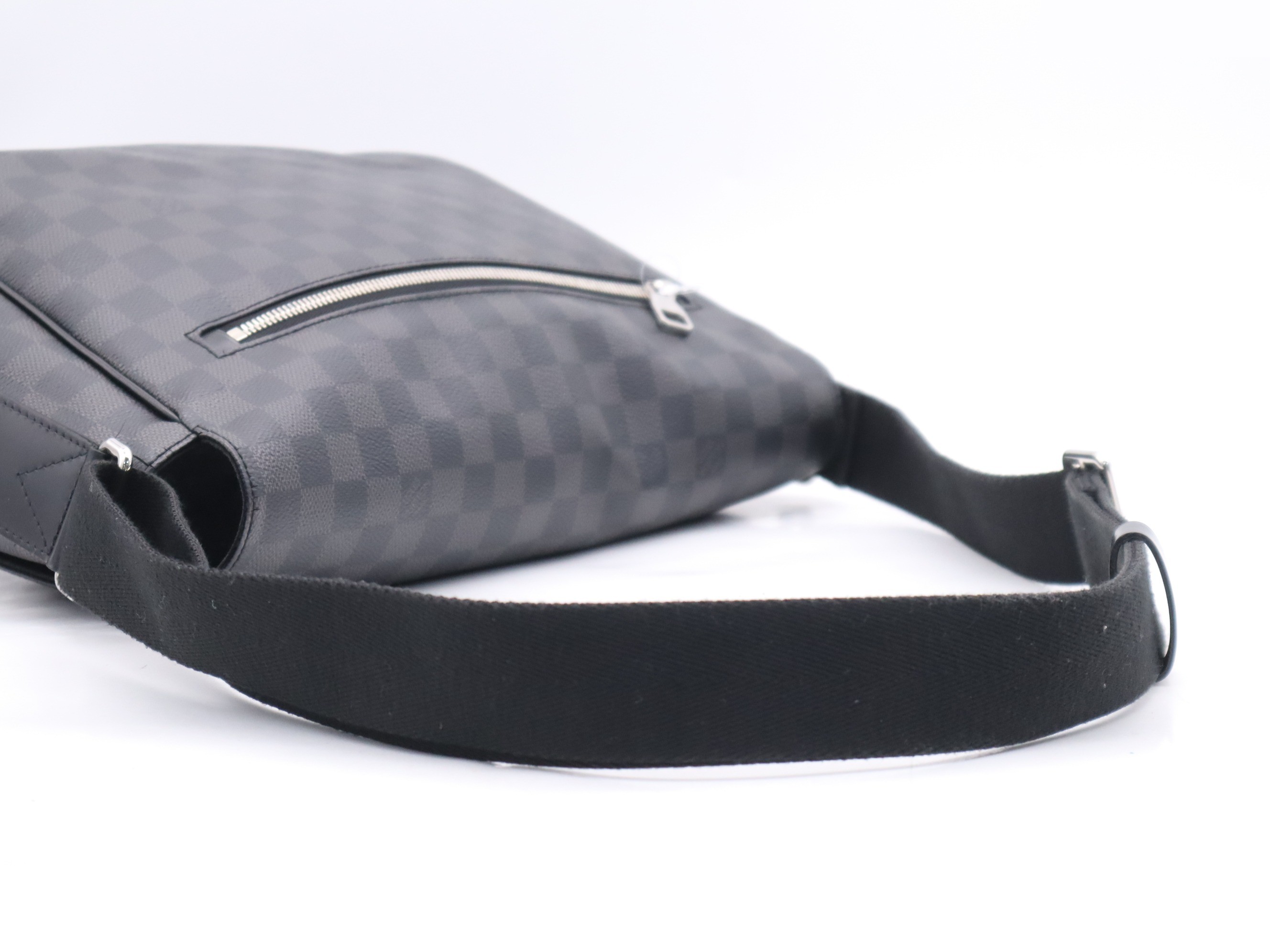 Damier Graphite Messenger PM — view 6