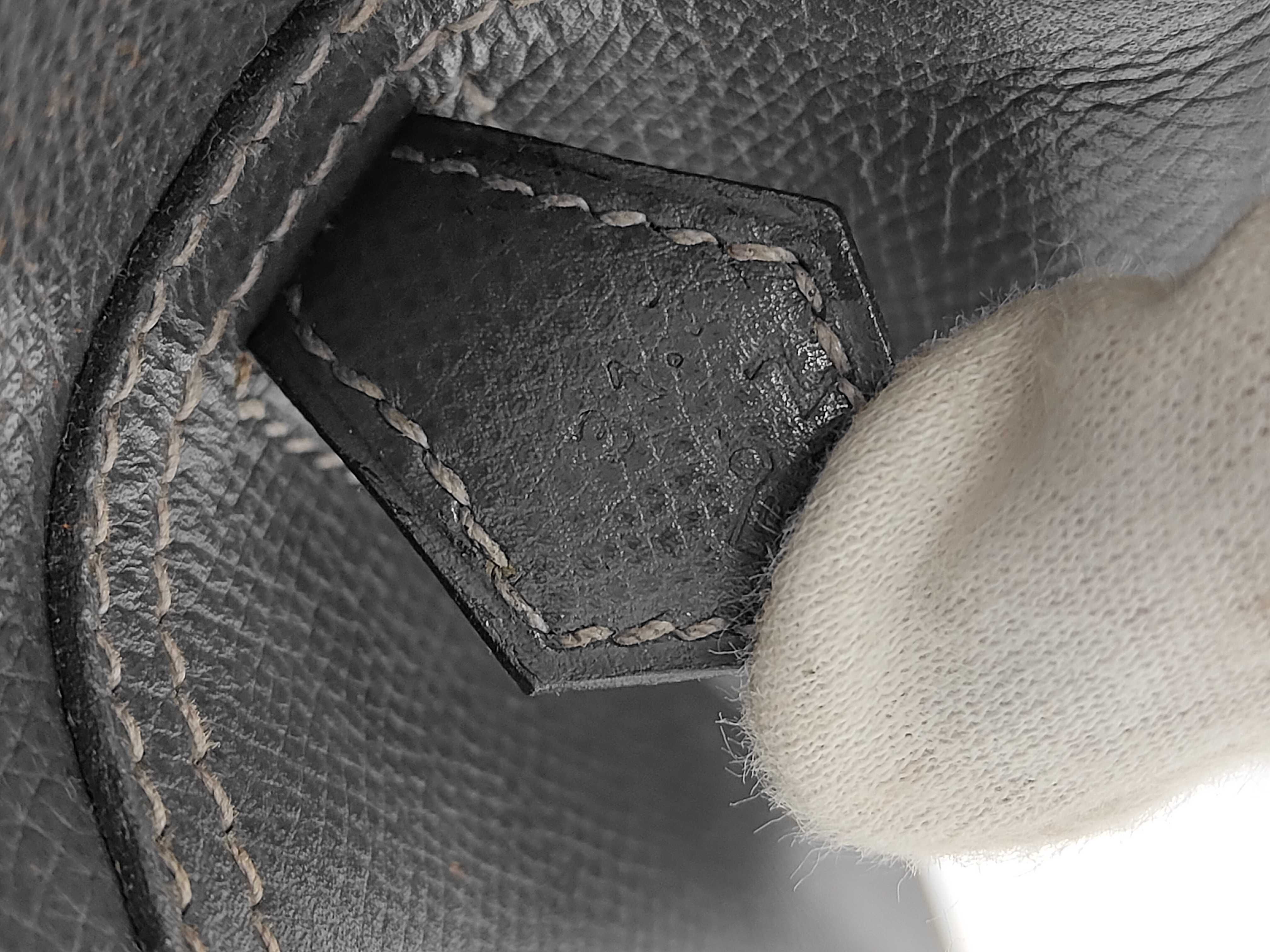 Plume 28 S stamp Leather Gray Handbag with Dust Bag — view 9
