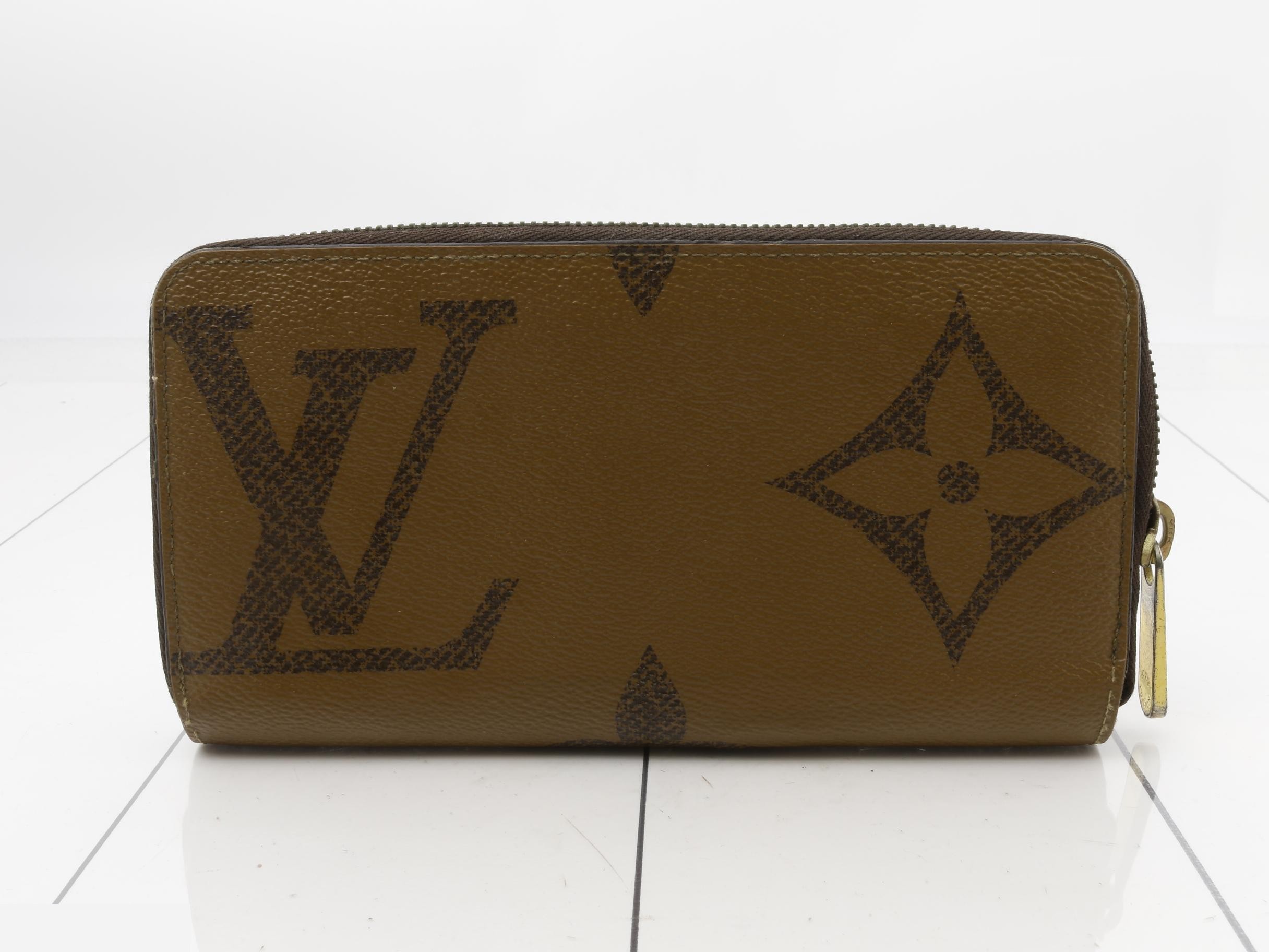Zippy Wallet Monogram Giant Reverse