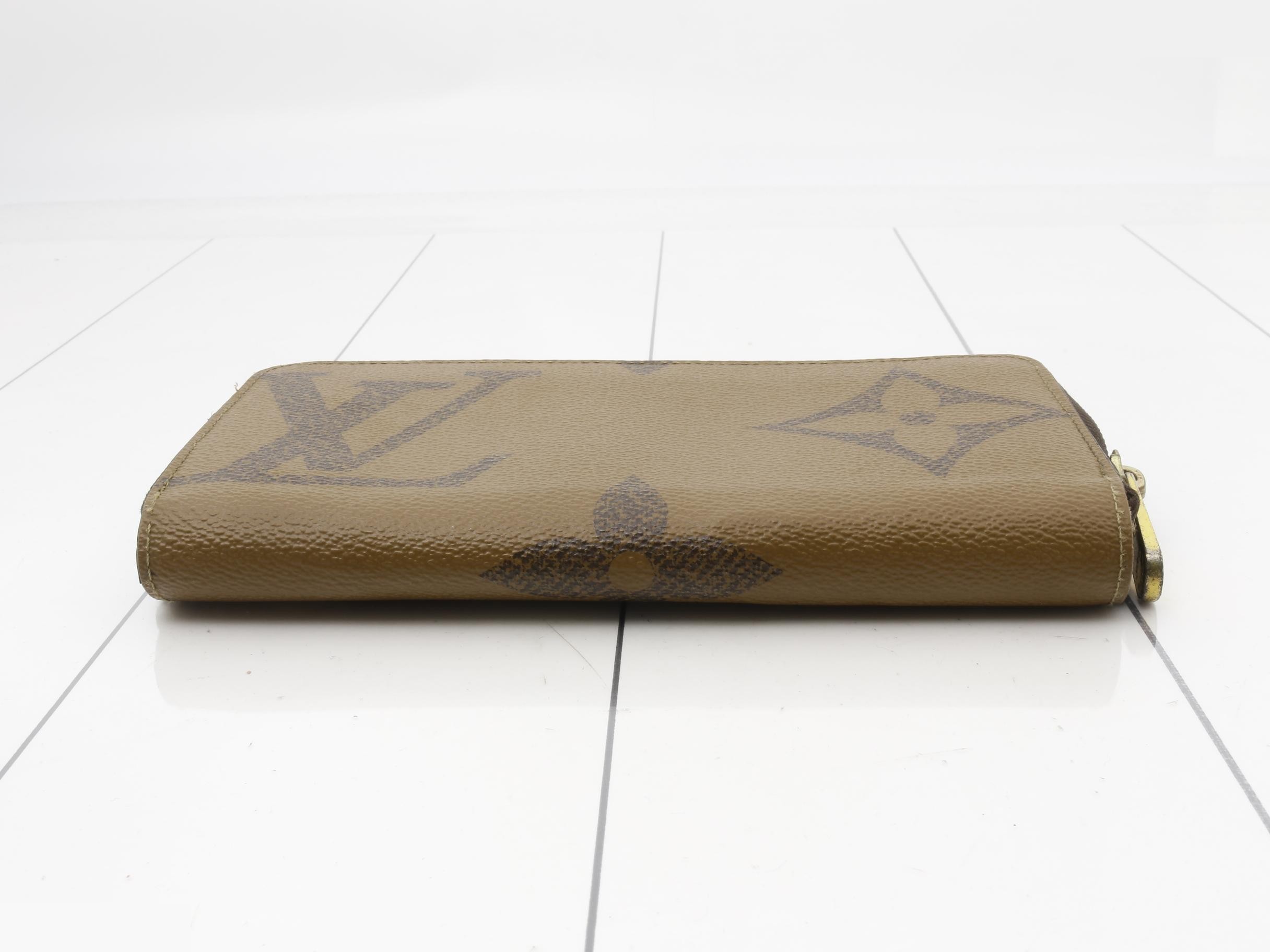 Zippy Wallet Monogram Giant Reverse — view 3