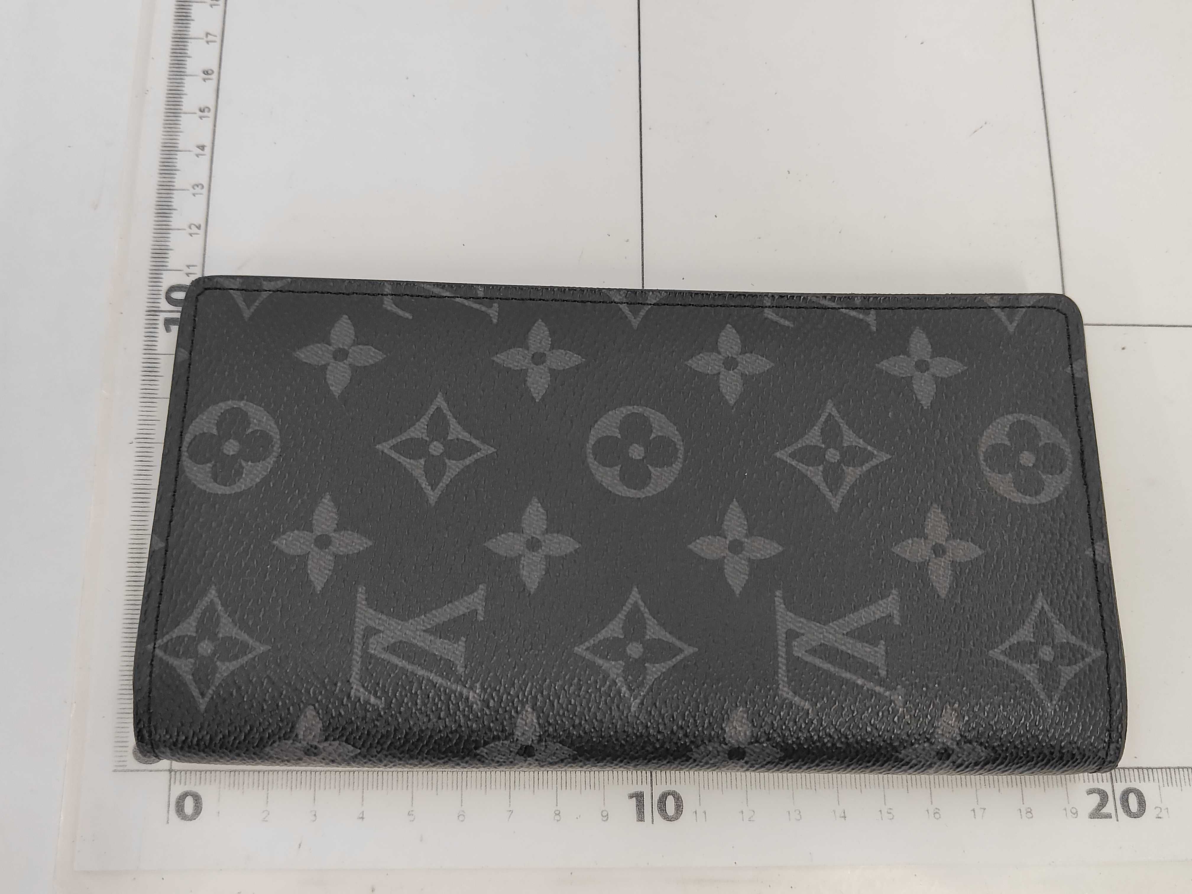 Monogram Graffiti Louis Vuitton Portefeuille Brazza M61697 Eclipse TA0139 Wallet with Box and Dust Bag — view 2