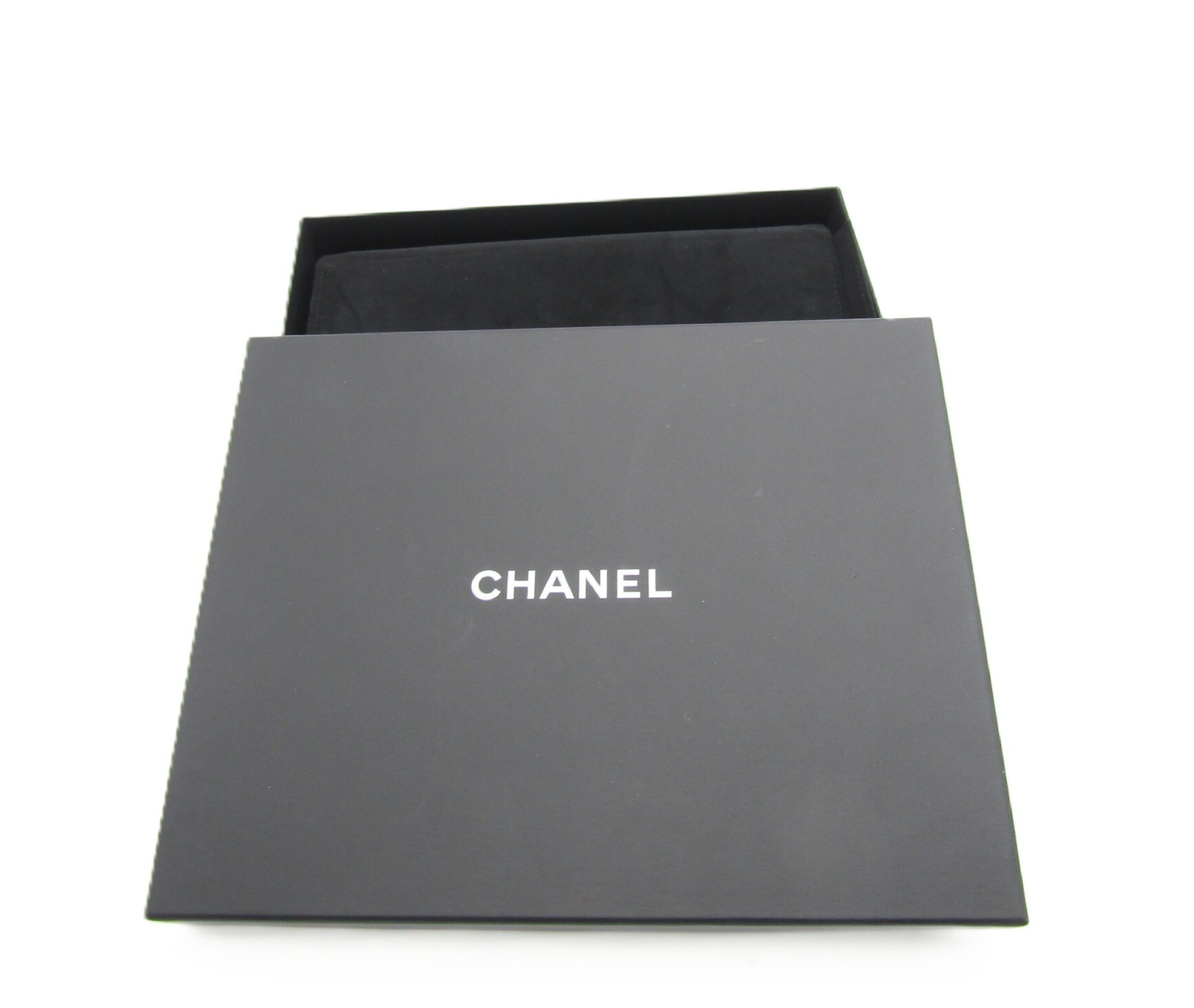 CC Pearl Long Necklace F16V GP/Crystal Other Accessories — view 5