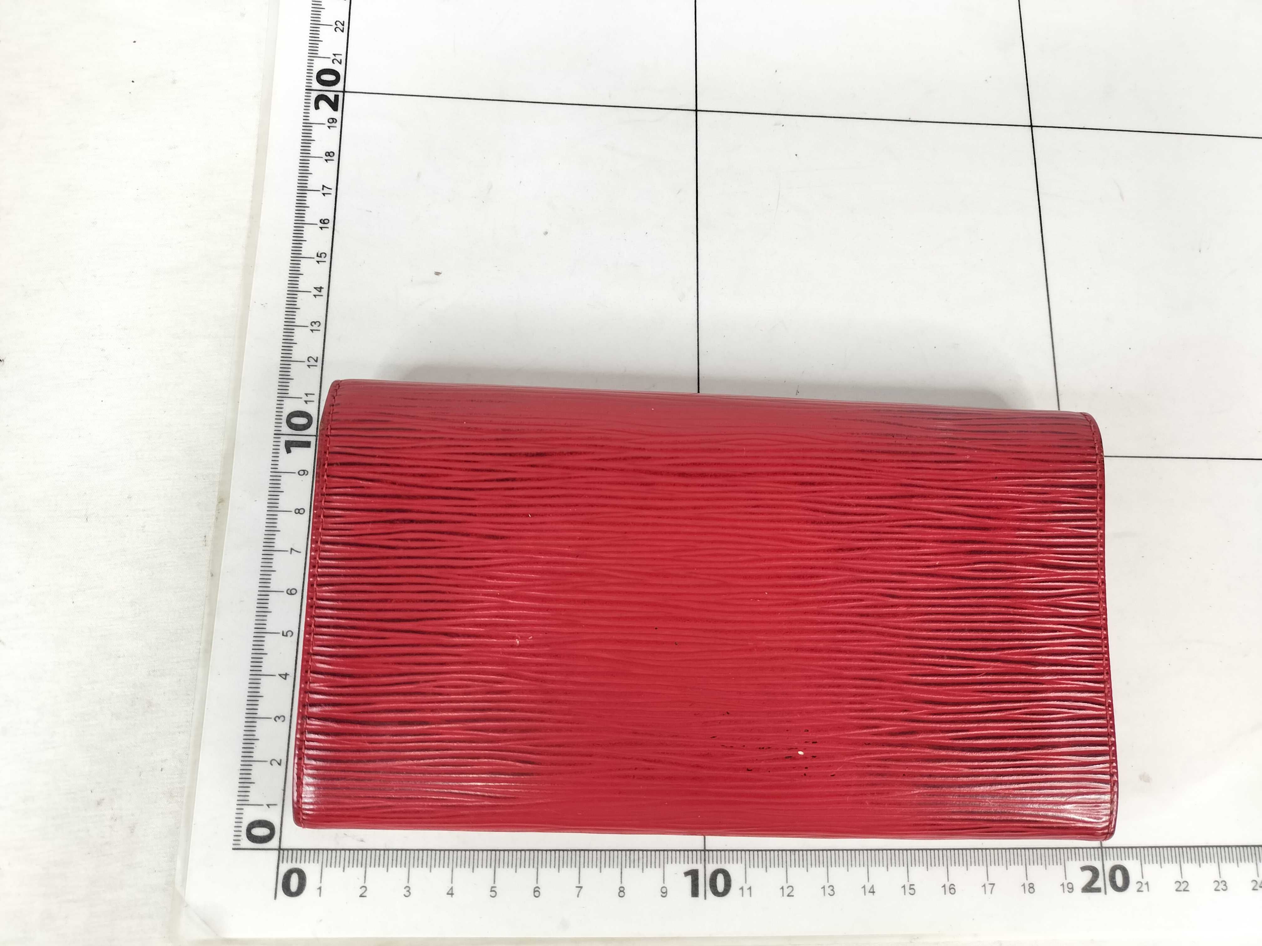 Epi Louis Vuitton Epi Portefeuille Sarah (Ruby) Wallet — view 2