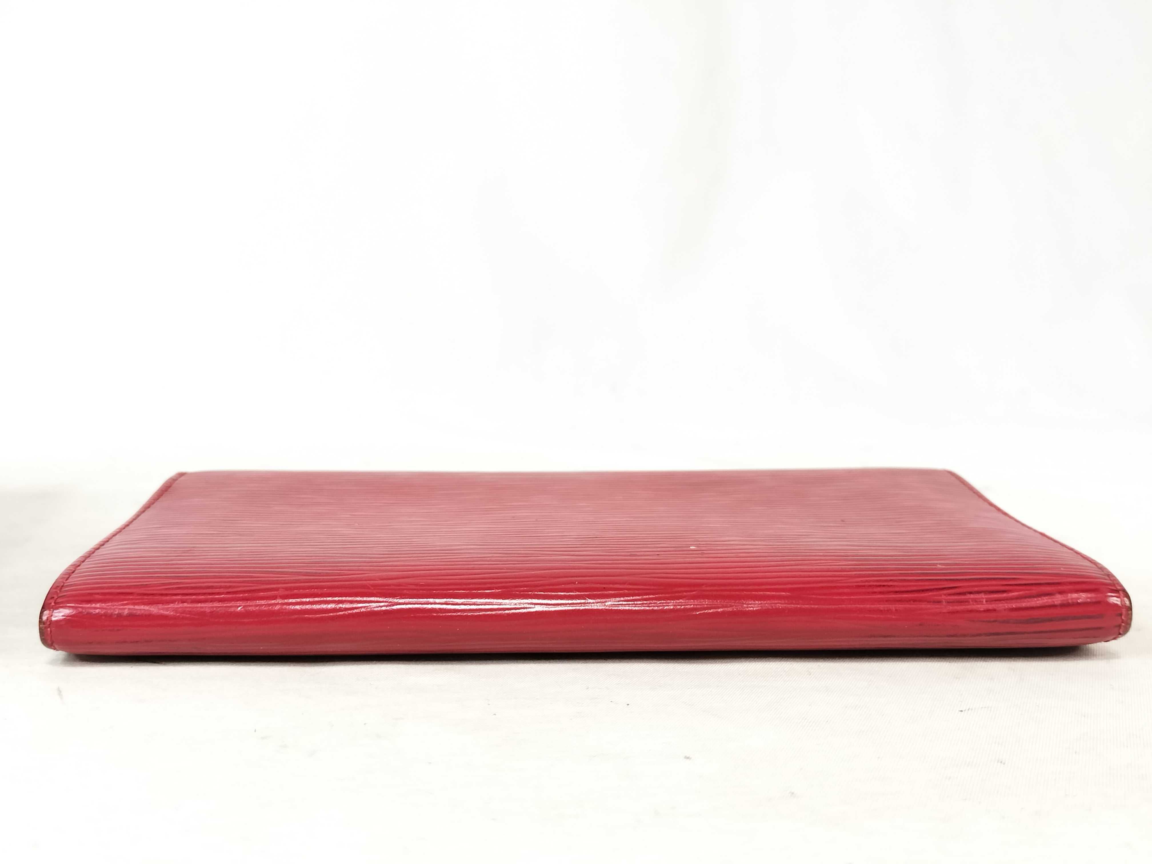 Epi Louis Vuitton Epi Portefeuille Sarah (Ruby) Wallet — view 3