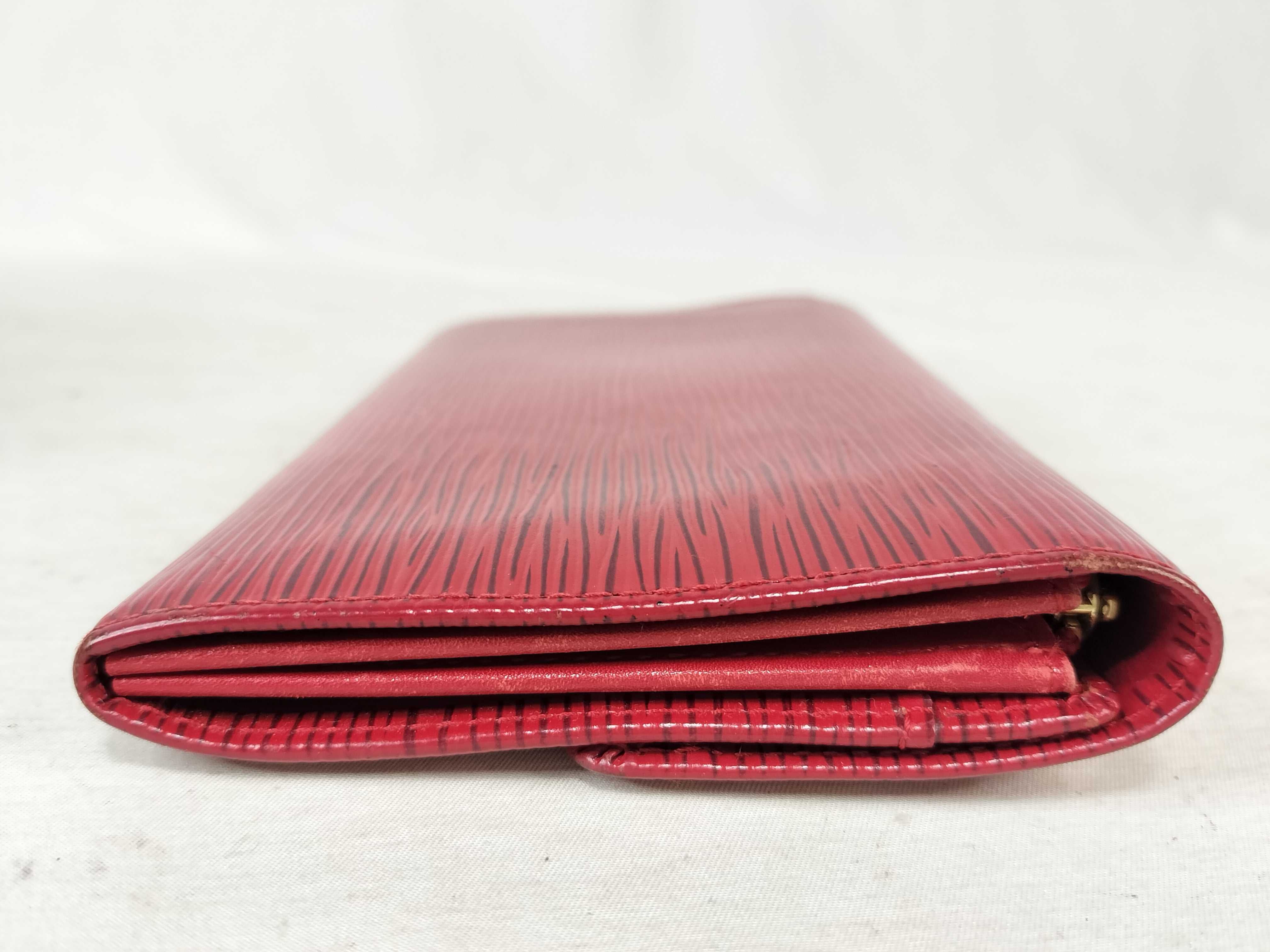 Epi Louis Vuitton Epi Portefeuille Sarah (Ruby) Wallet — view 5