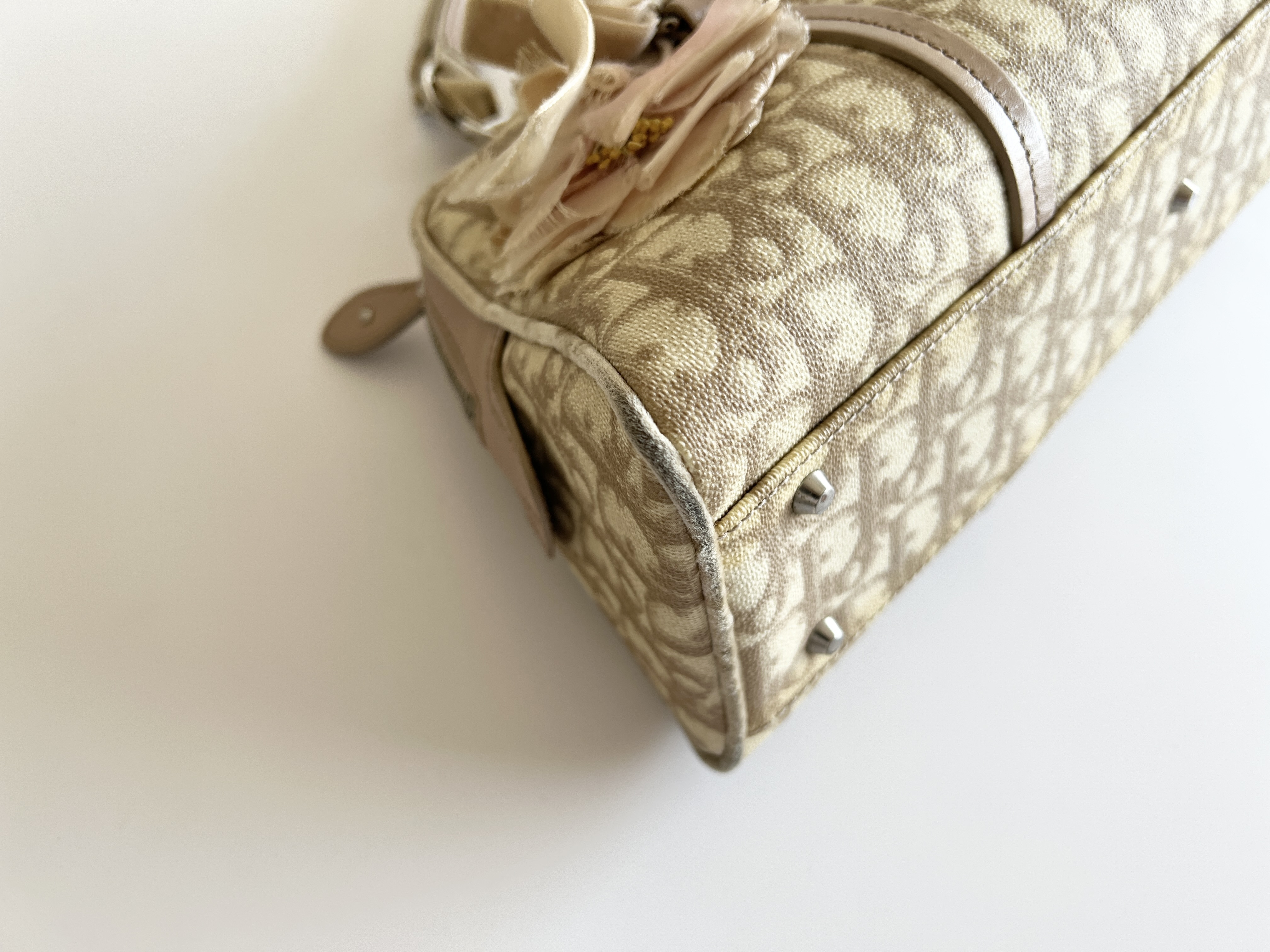 Christian Romantic Flower Ribbon Trotter Leather PVC Velour Chain Tote Bag Handbag — view 9