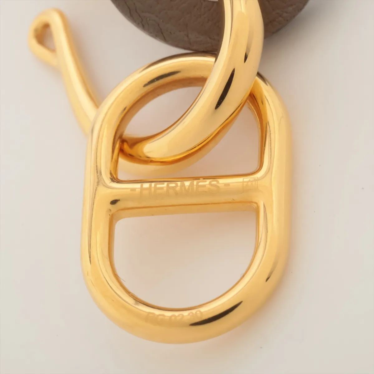 Au Maillon Earrings (Pair) GP x Leather Greige x Gold — view 5