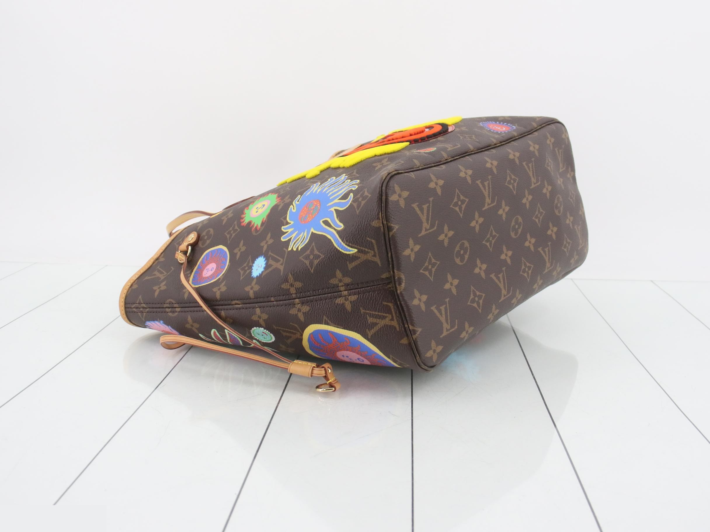 LV x YK Neverfull MM Tote Bag with Pouch — view 5