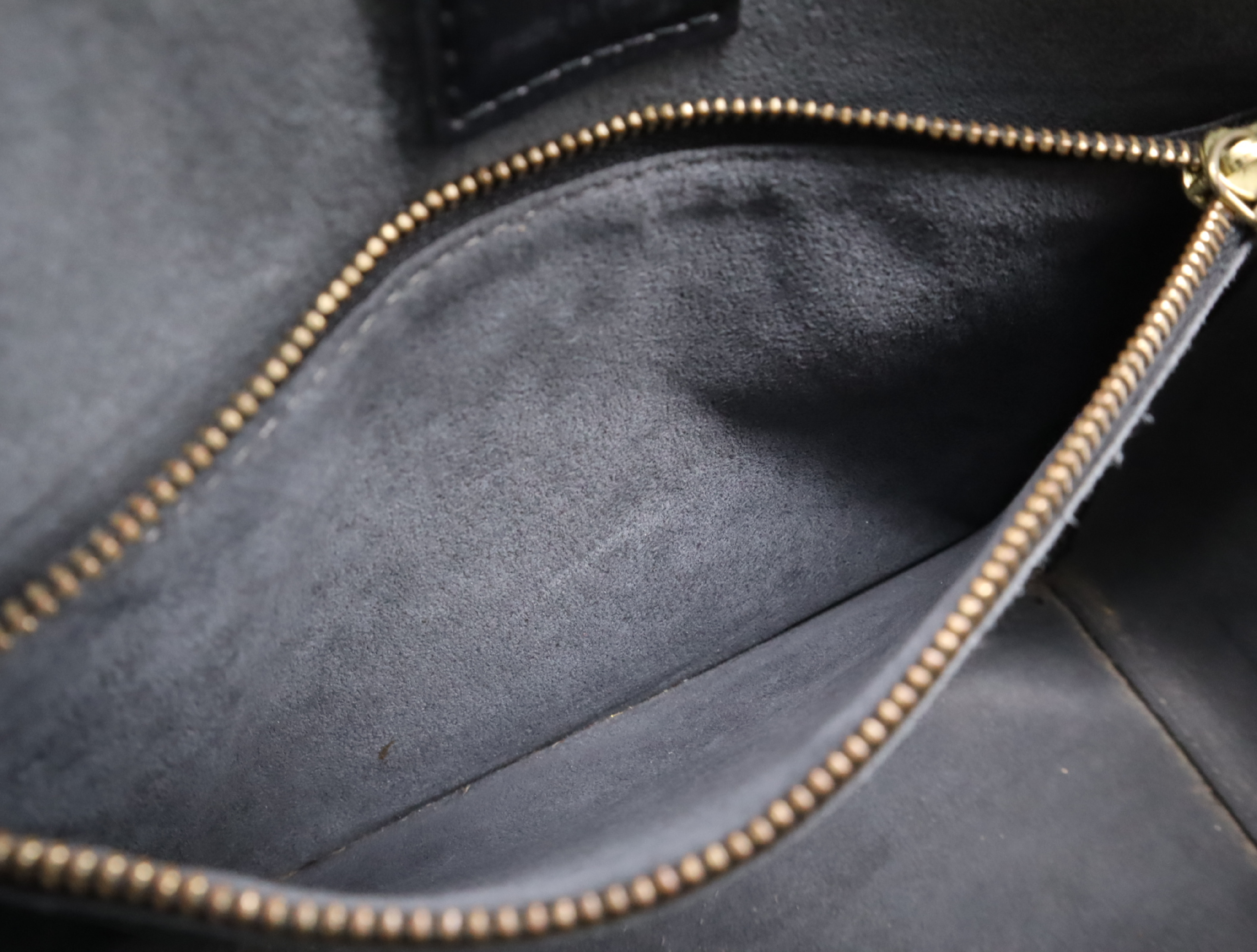 M52052 Pont Neuf Noir Handbag — view 15