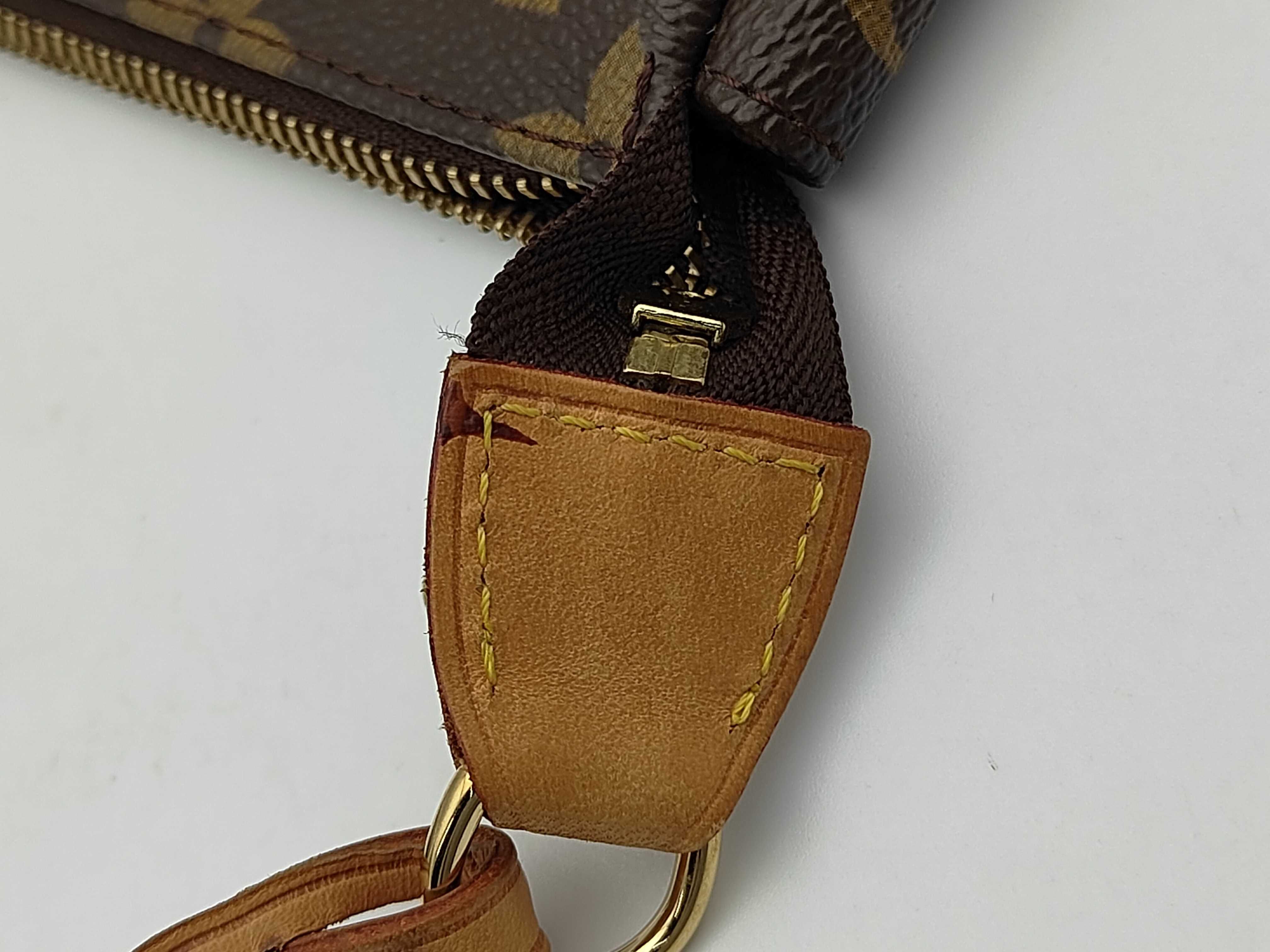 LV Pocket Accessoires M51980 Monogram Pouch — view 4