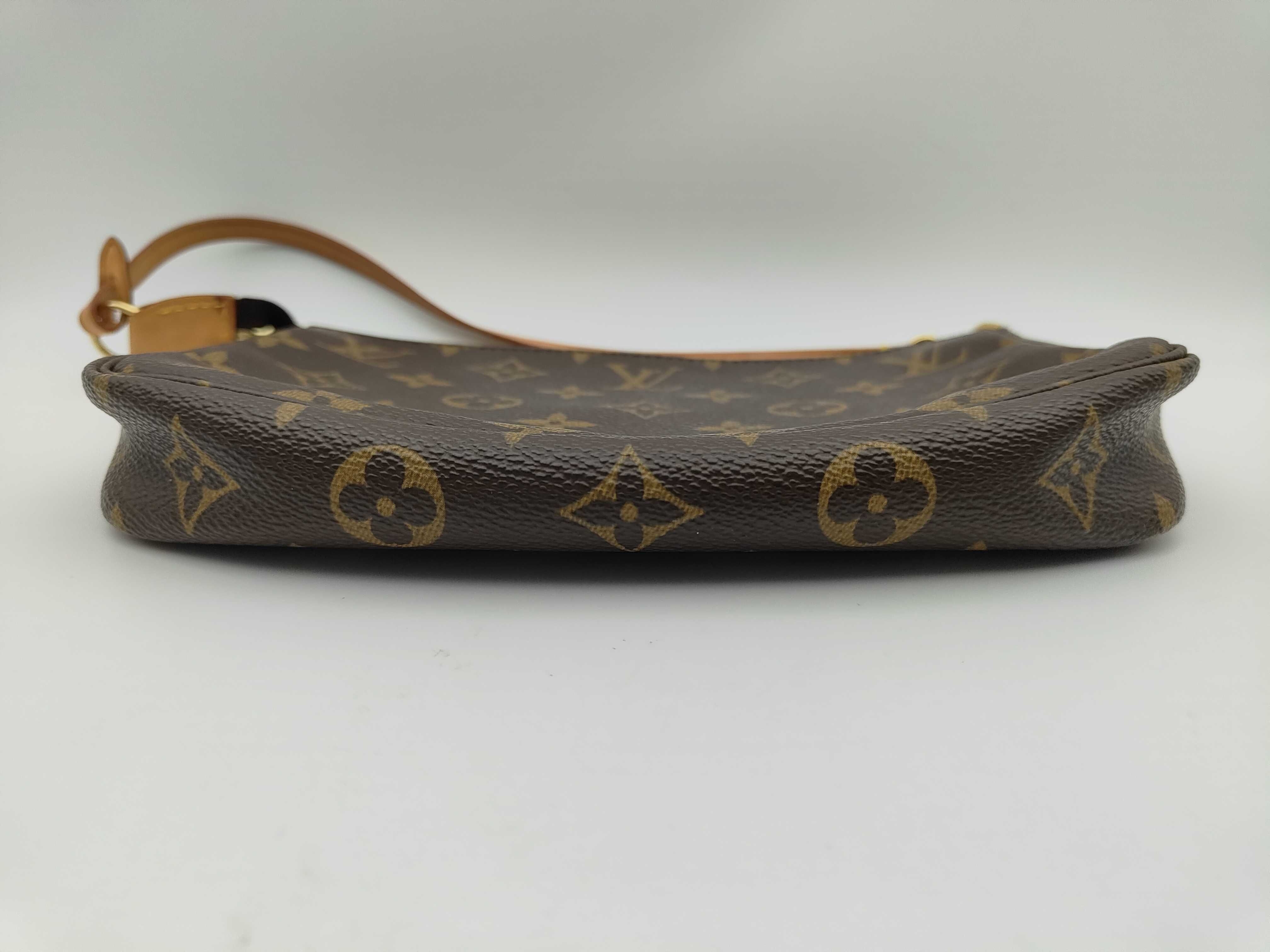 LV Pocket Accessoires M51980 Monogram Pouch — view 5